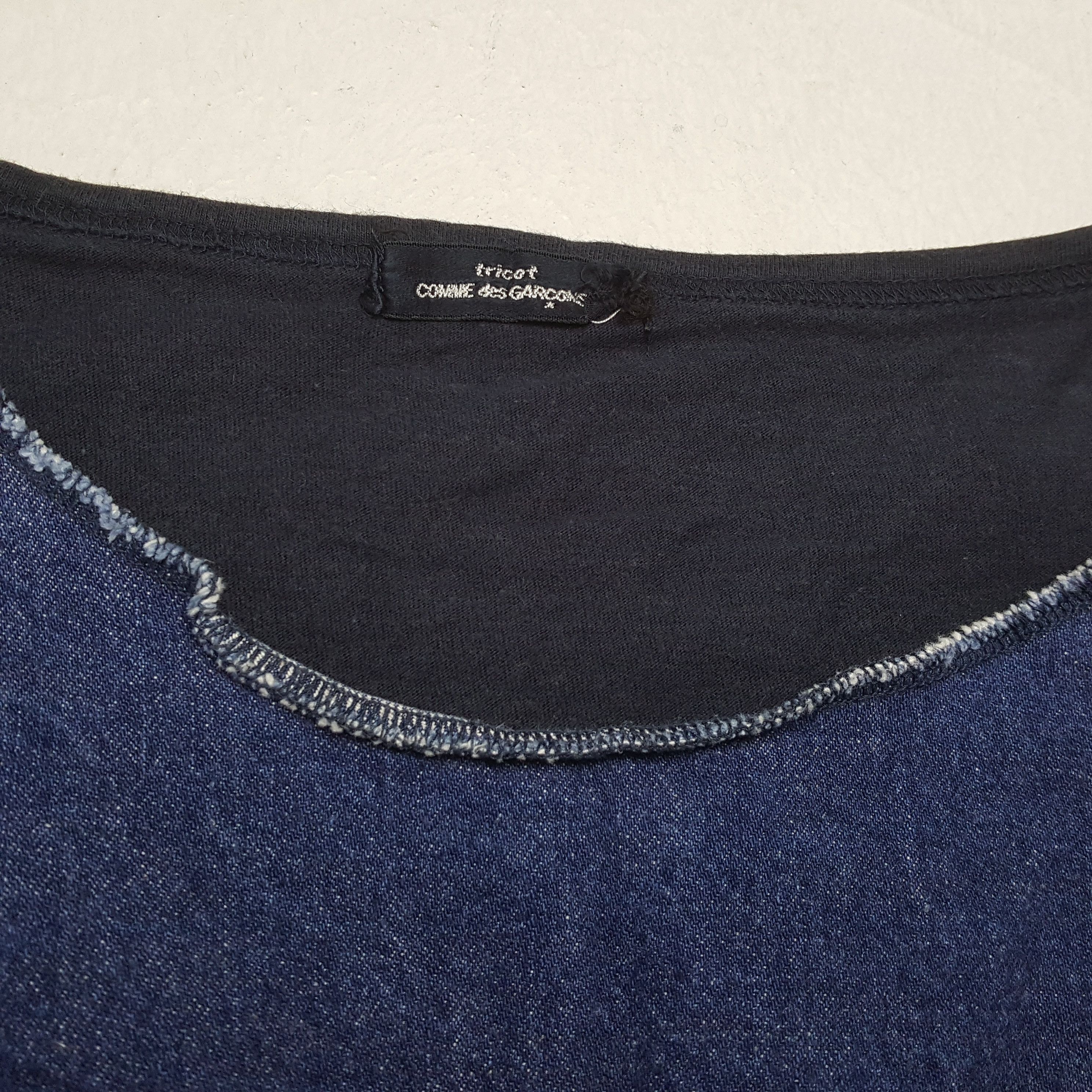 Vintage TRICOT COMME DES GARÇONS Japan Fashion Brand T-Shirt