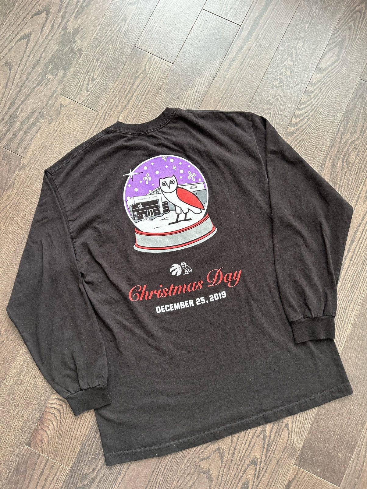 Drake × NBA × October's Very Own Raptors x Drake OVO Christmas Day Limited Tee 2019 Size US XL / EU 56 / 4 - 4 Thumbnail