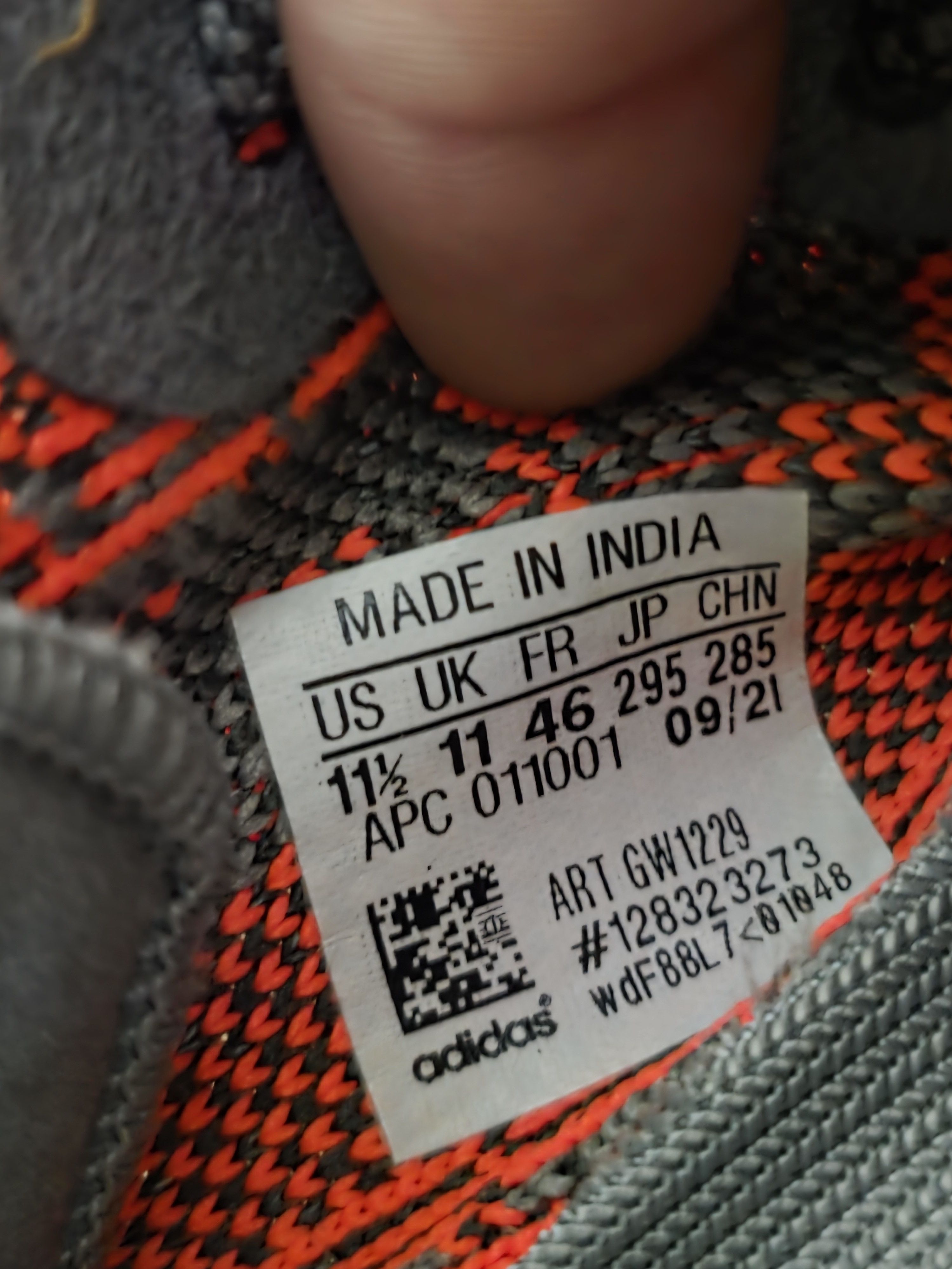 Yeezy Yeezy Boost 350v2 Beluga Reflective Size US 11.5 / EU 44-45 - 3 Thumbnail