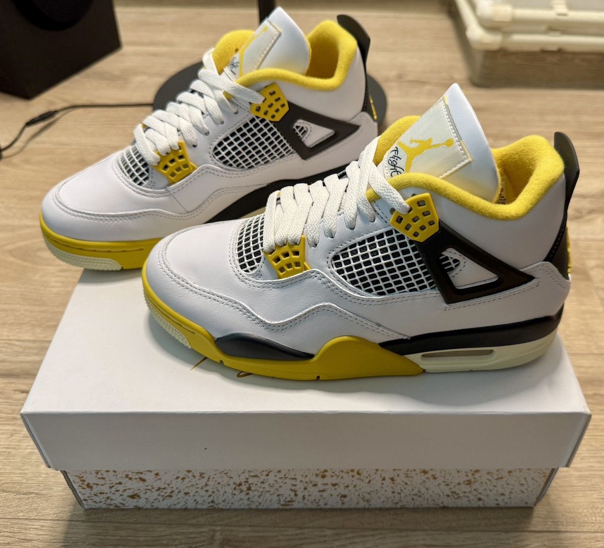 Jordan Brand Air Jordan 4 Retro Vivid Sulfur Size US 5.5 / EU 38 - 1 Thumbnail
