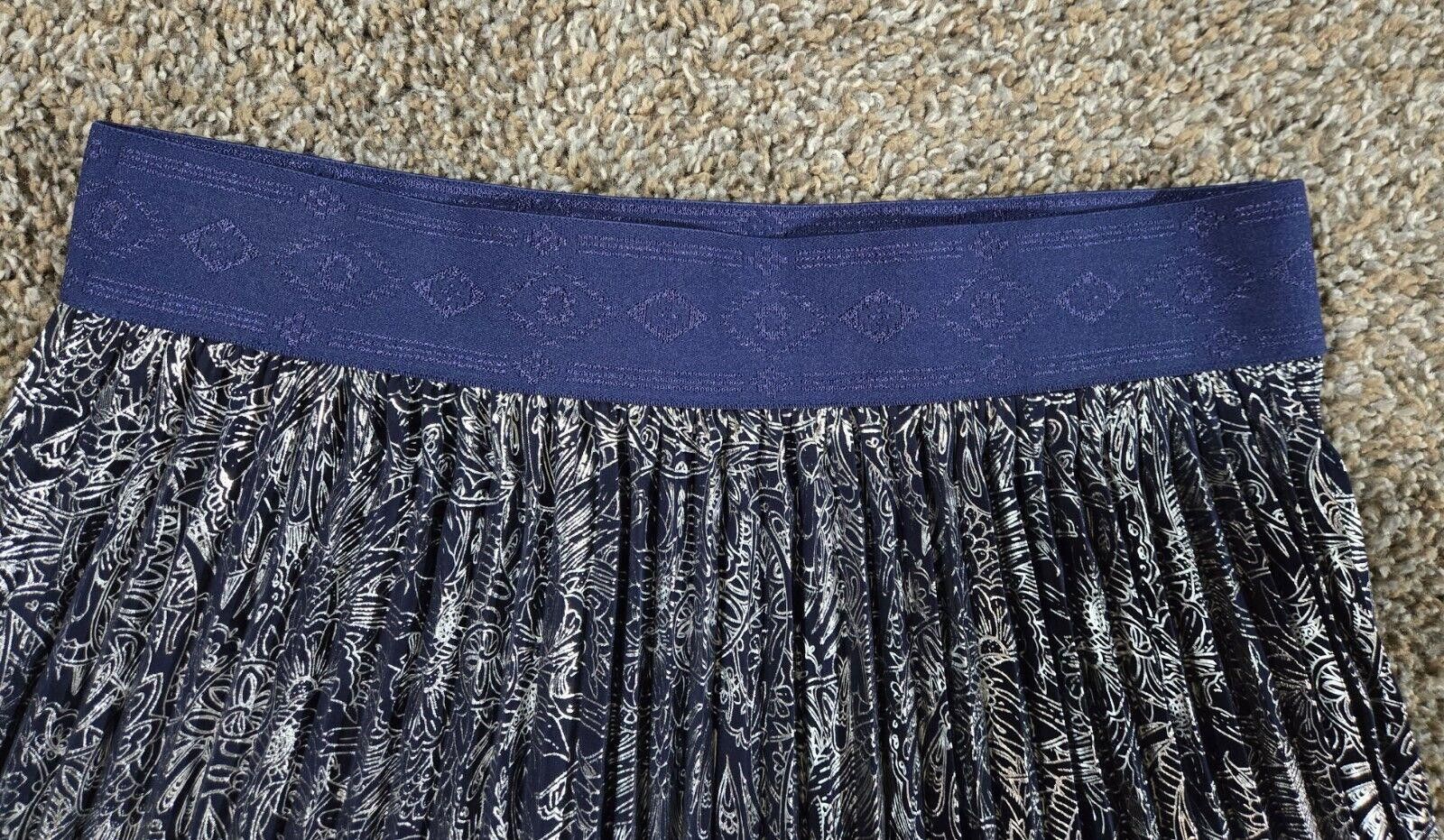 Designer LuLaRoe Elegant Jill Small Navy Silver Pleated Midi Skirt Size 28" / US 6 / IT 42 - 4 Thumbnail