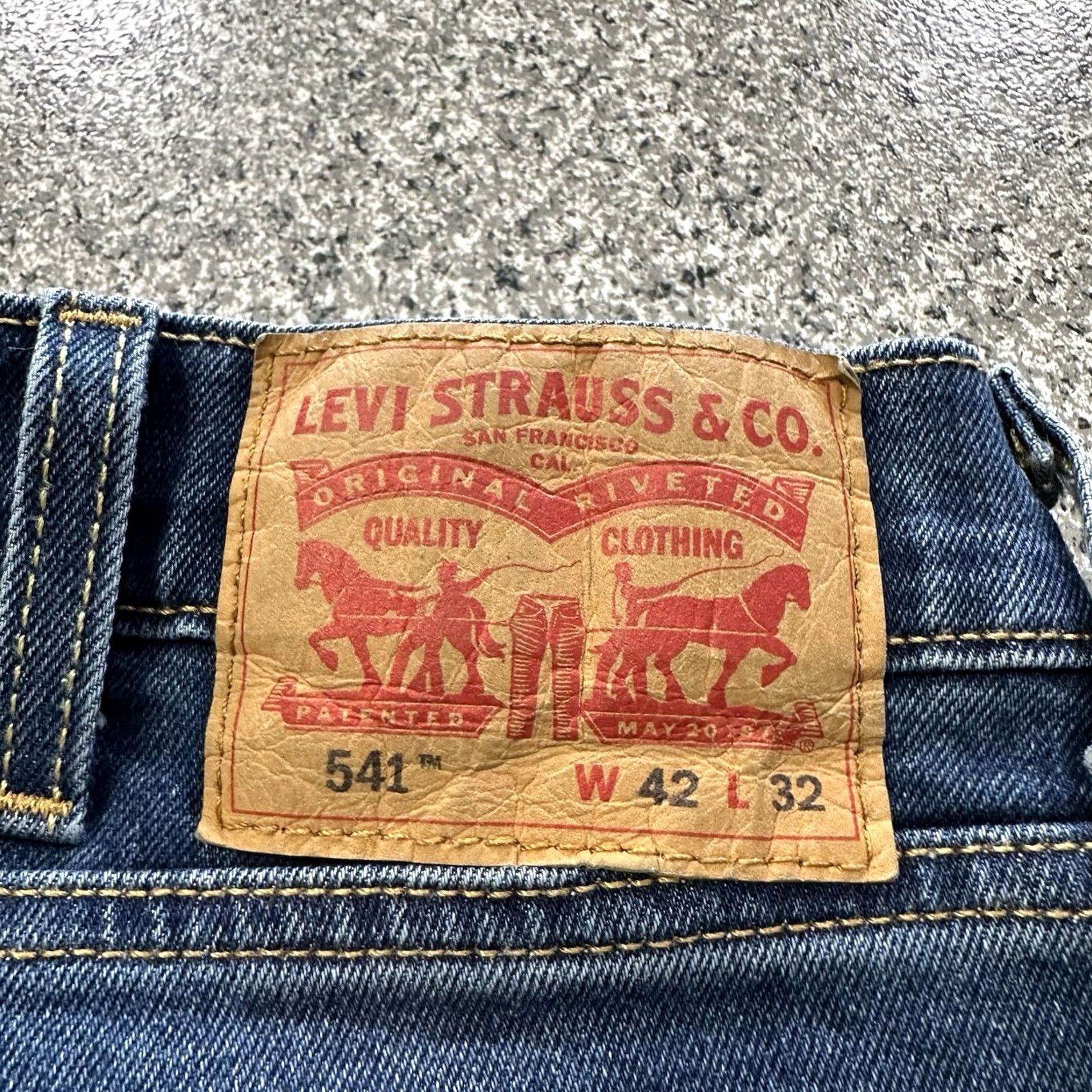 Levi's Levi's Jeans 541 Athletic Taper Men's 42x32 Medium Wash Jeans Men 42 Blue Cotton Polyester Elastane Size US 42 / EU 58 - 2 Thumbnail