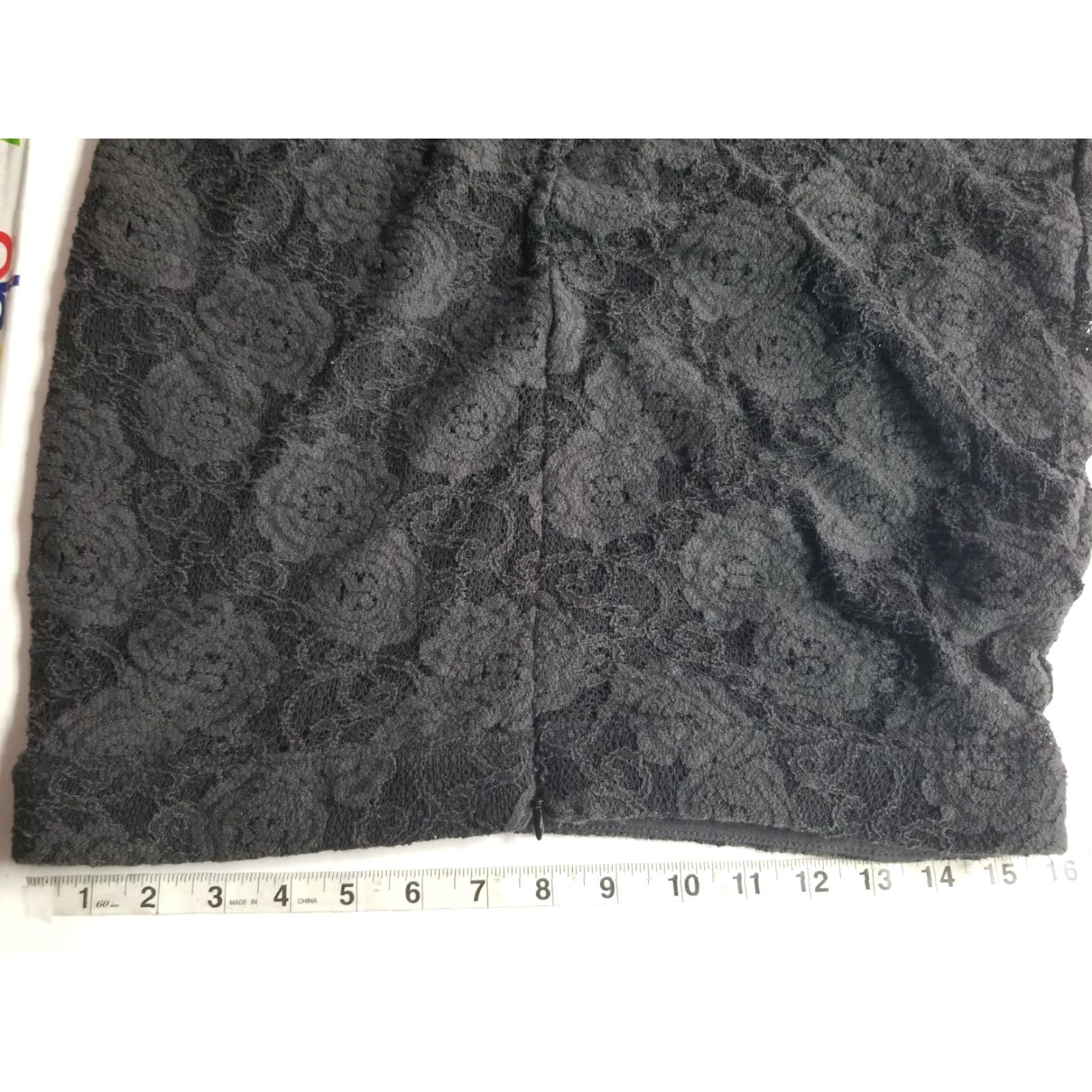 Anthropologie Maeve Anthropologie Skirt Womens Knee Length Black Lined Size Medium Elastic Waist Lace Cotton Nylon Spandex Floral Vintage No Pattern Classic Modern Size 32" / US 10 / IT 46 - 3 Thumbnail