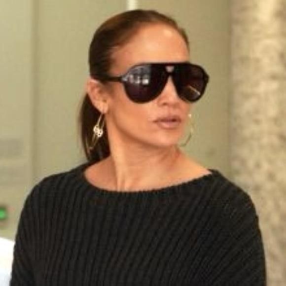 Gucci GUCCI GG1042S 001 - AS SEEN ON JENNIFER LOPEZ Size ONE SIZE - 1 Thumbnail