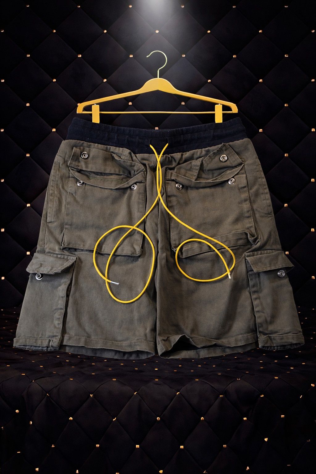 Other OLIVE CARGO UTILITY SHORTS Size US 32 / EU 48 - 1 Preview
