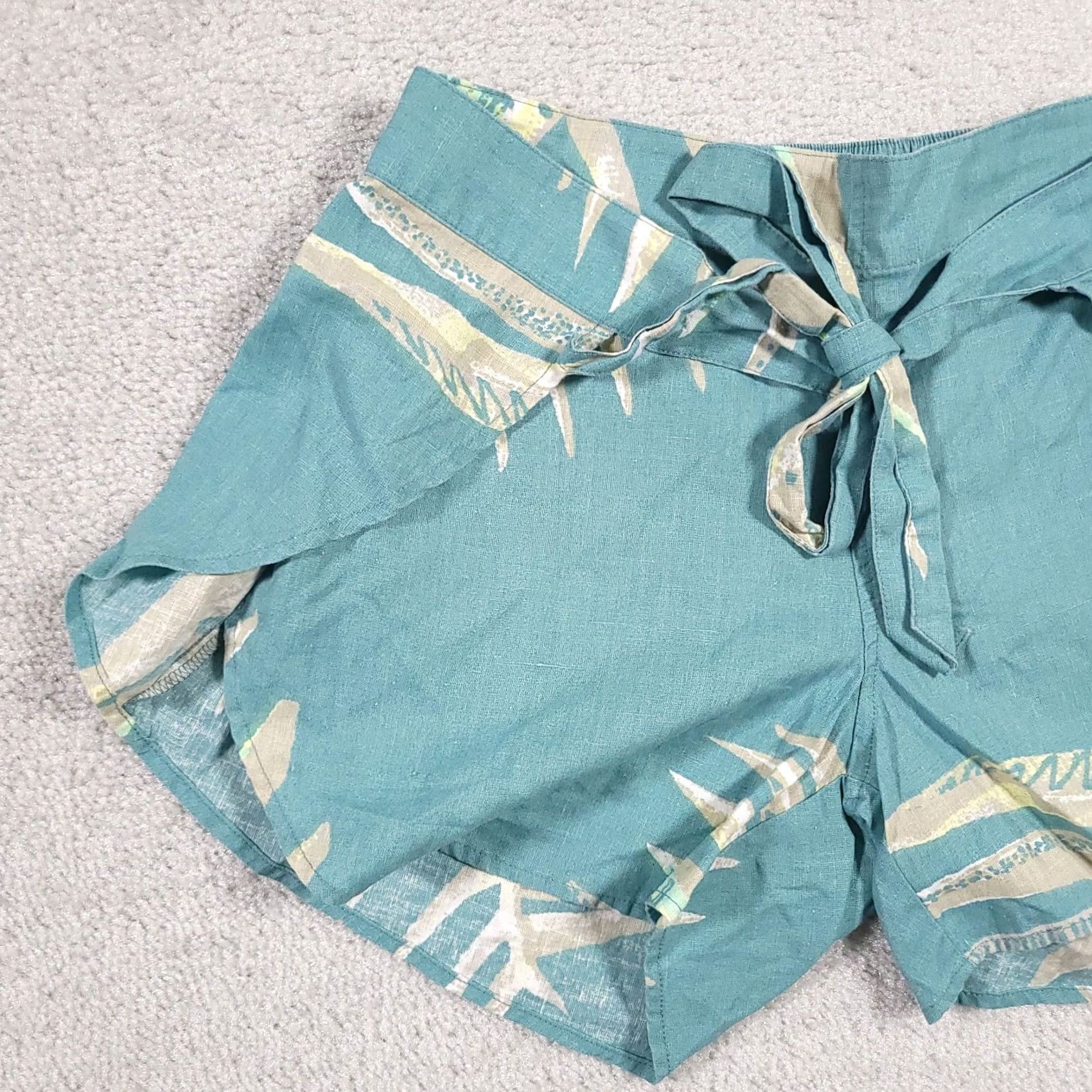 Patagonia Patagonia Shorts Women’s XS Blue Island Hemp Blend Tie Waist Tropical Palm Leaf Aloha Classic Size 26" / US 2 / IT 38 - 4 Thumbnail