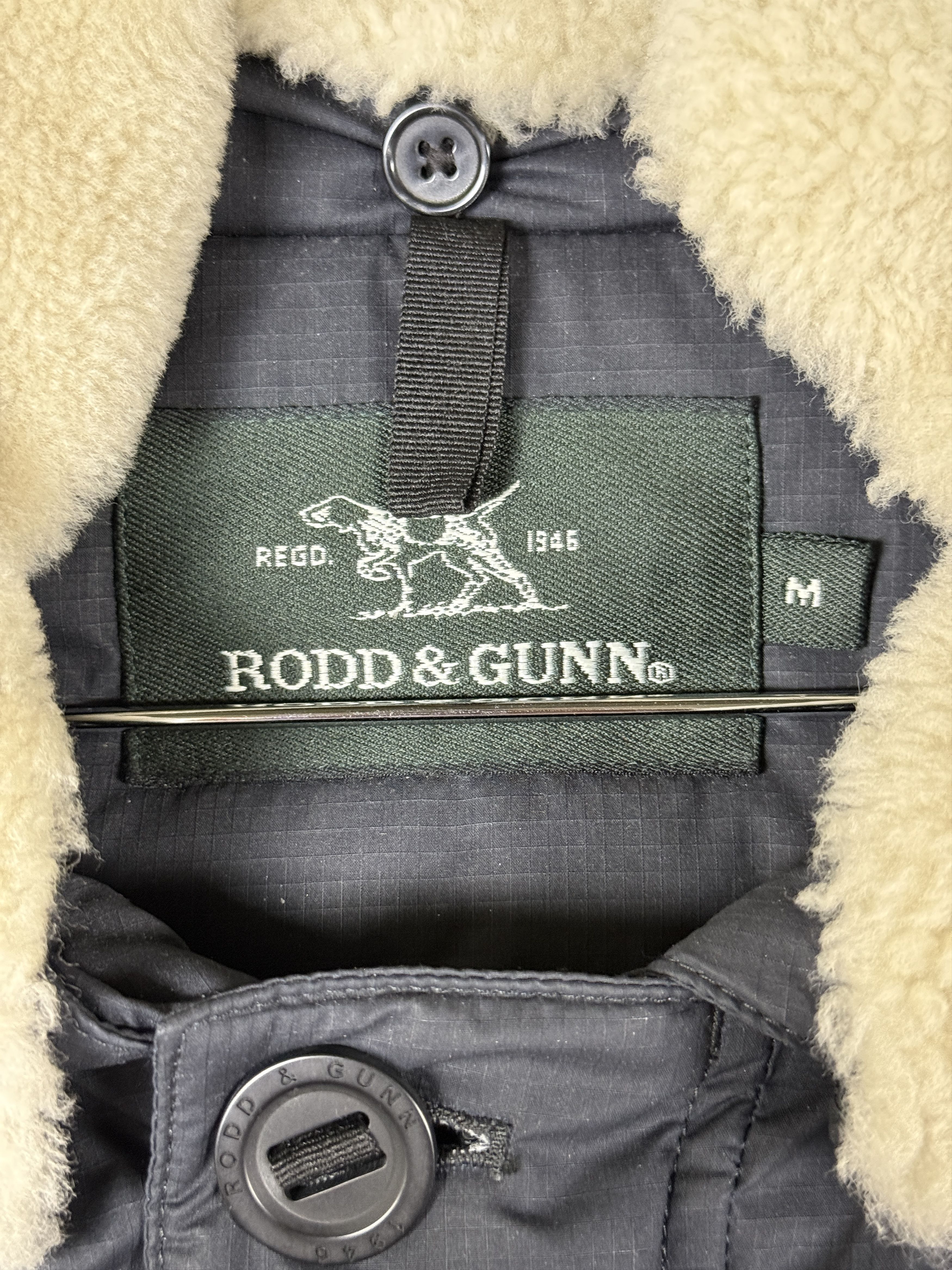Rodd & Gunn Rodd & Gunn Queenstown Shearling Trim Down Waxed Jacket Size US M / EU 48-50 / 2 - 3 Thumbnail