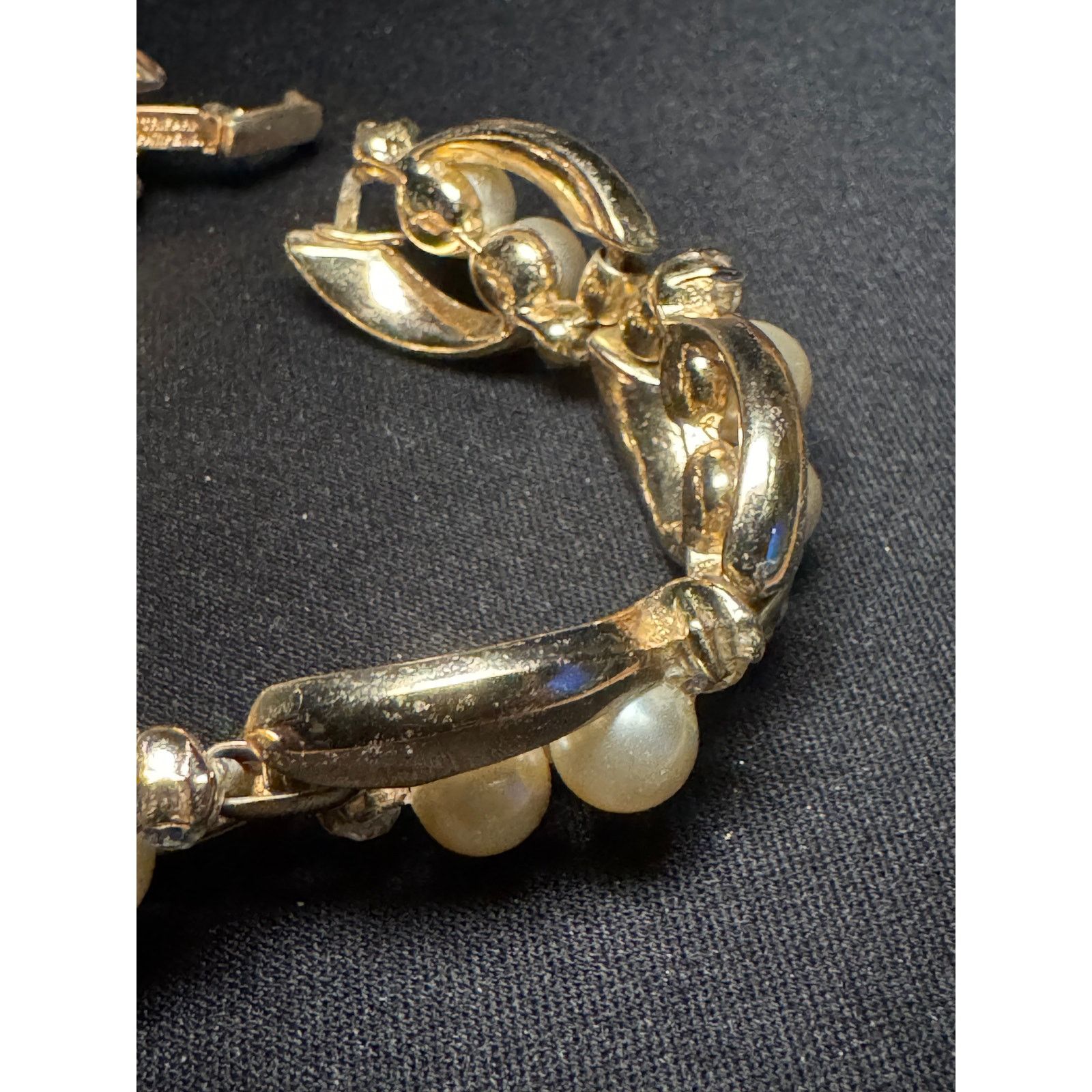 Other Vintage Trifari Faux Pearls CZ Fold Over Clasp Bracelet 6.75 Size ONE SIZE - 3 Thumbnail