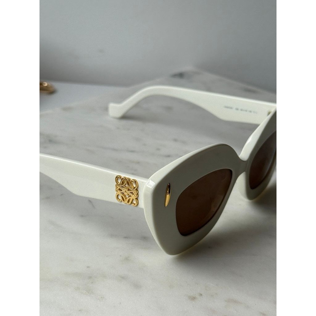 Loewe NEW Loewe LW40127I Anagram Thick Sunglasses in White Size ONE SIZE - 6 Thumbnail