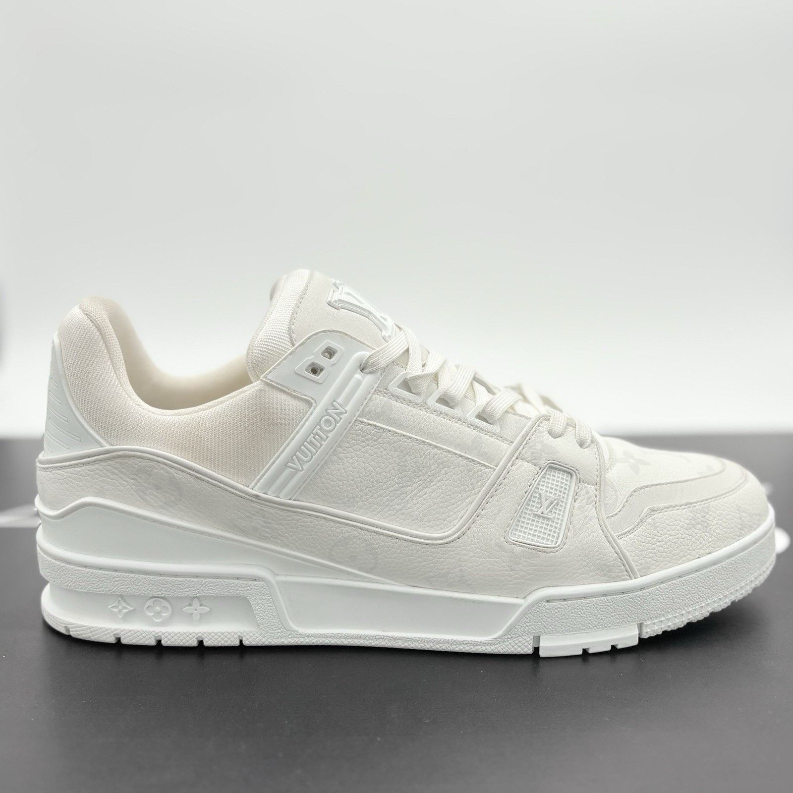 Louis Vuitton 12-12.5 Louis Vuitton Trainer Monogram ' White '| EXCELLENT! Size US 12 / EU 45 - 2 Thumbnail