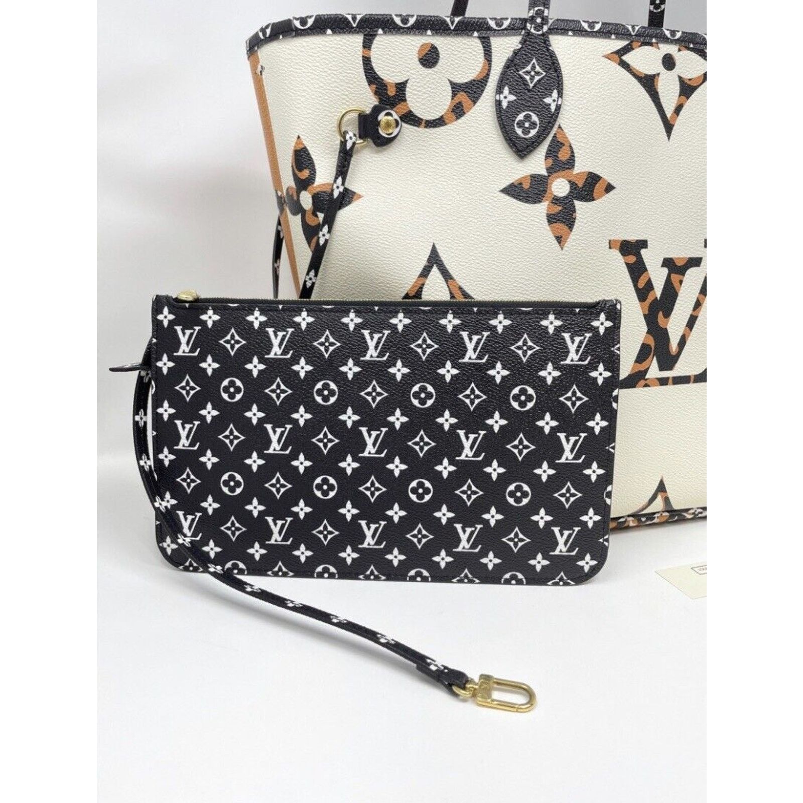 Louis Vuitton Louis Vuitton Neverfull MM Tote Jungle Monogram Giant MM Size ONE SIZE - 5 Thumbnail