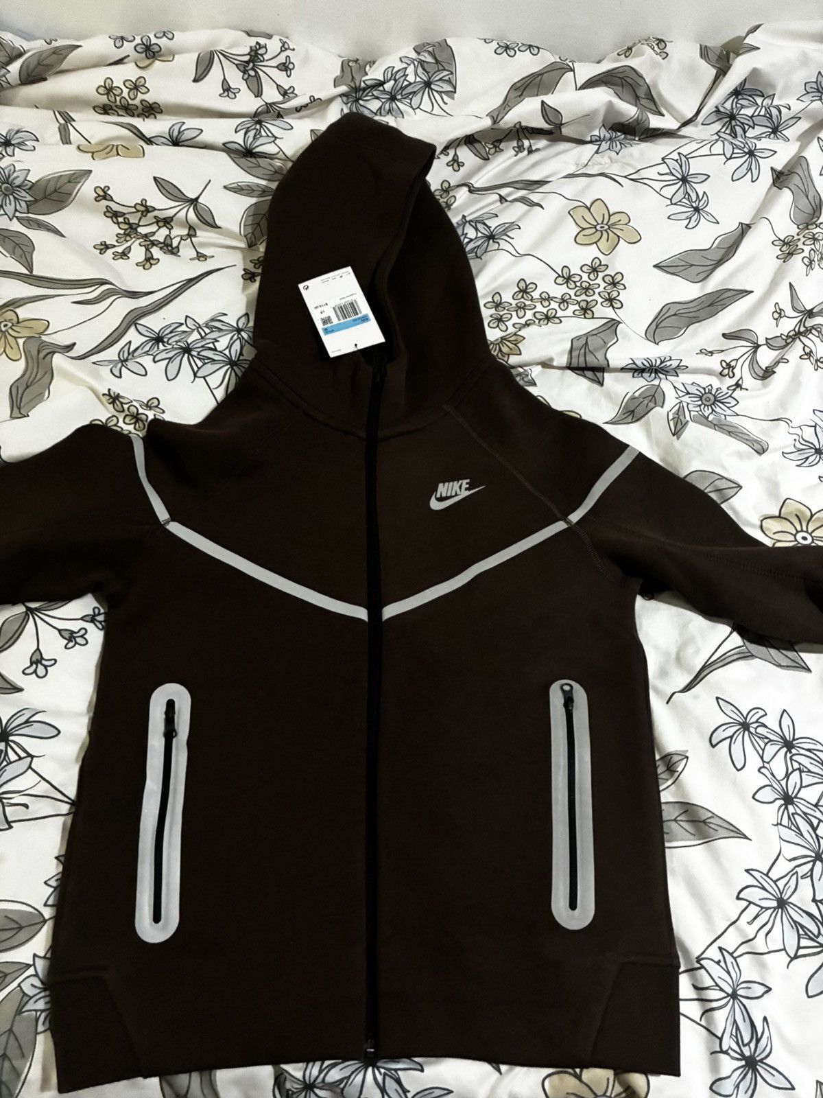 Nike Brown Nike tech reflective Size US M / EU 48-50 / 2 - 3 Thumbnail