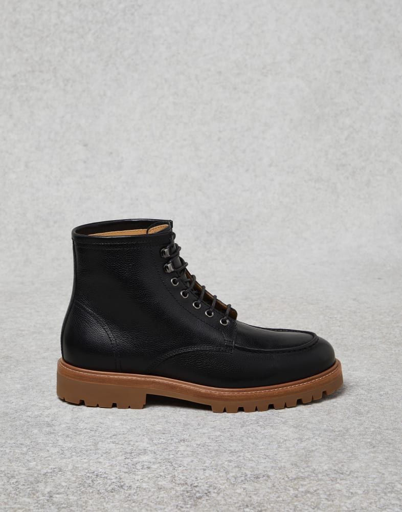 o1w1db10924 Boot in Black