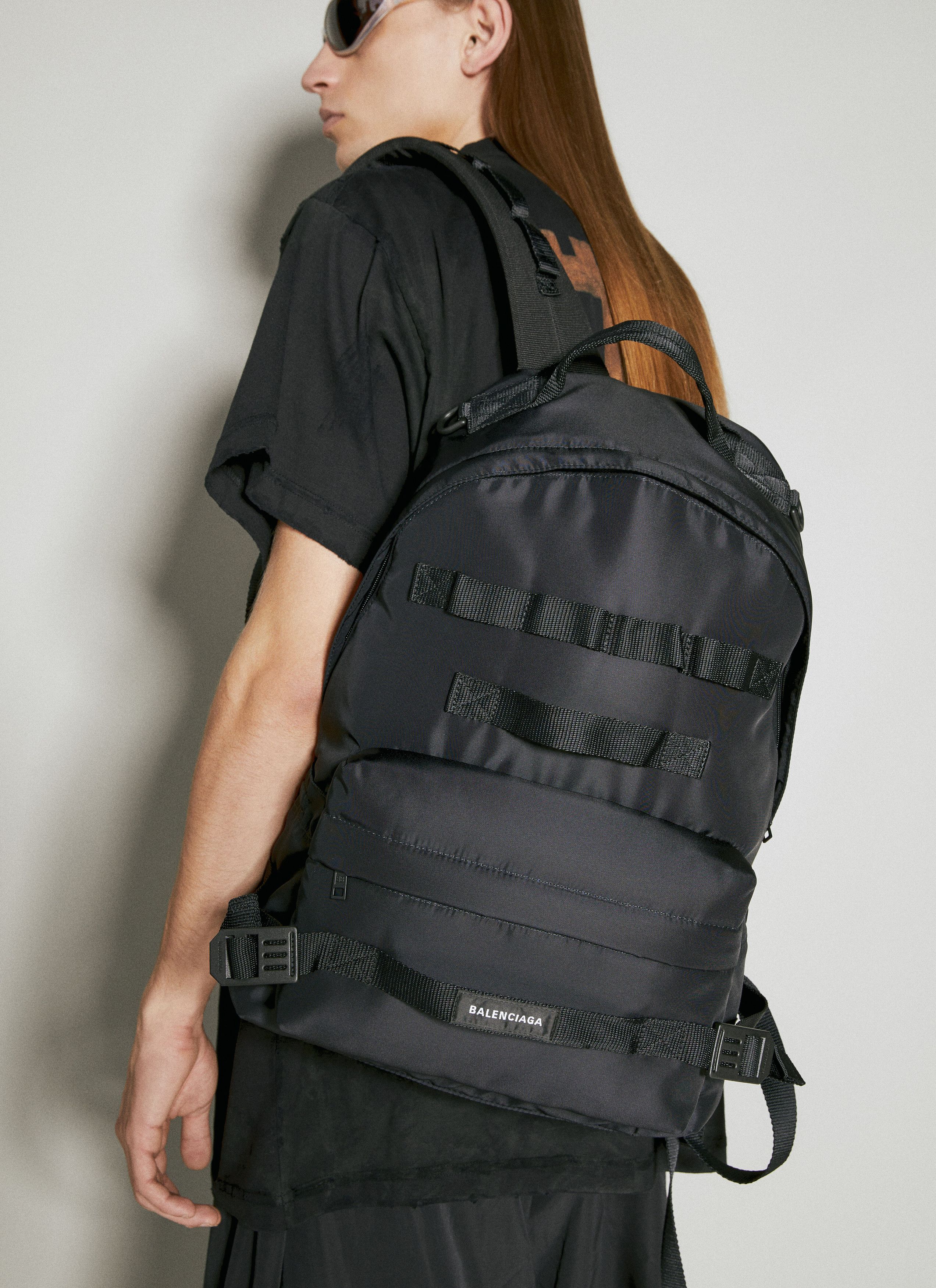Balenciaga o1tr1nto0526 Size: OS / Army Medium Multicarry Backpack Size ONE SIZE - 3 Thumbnail