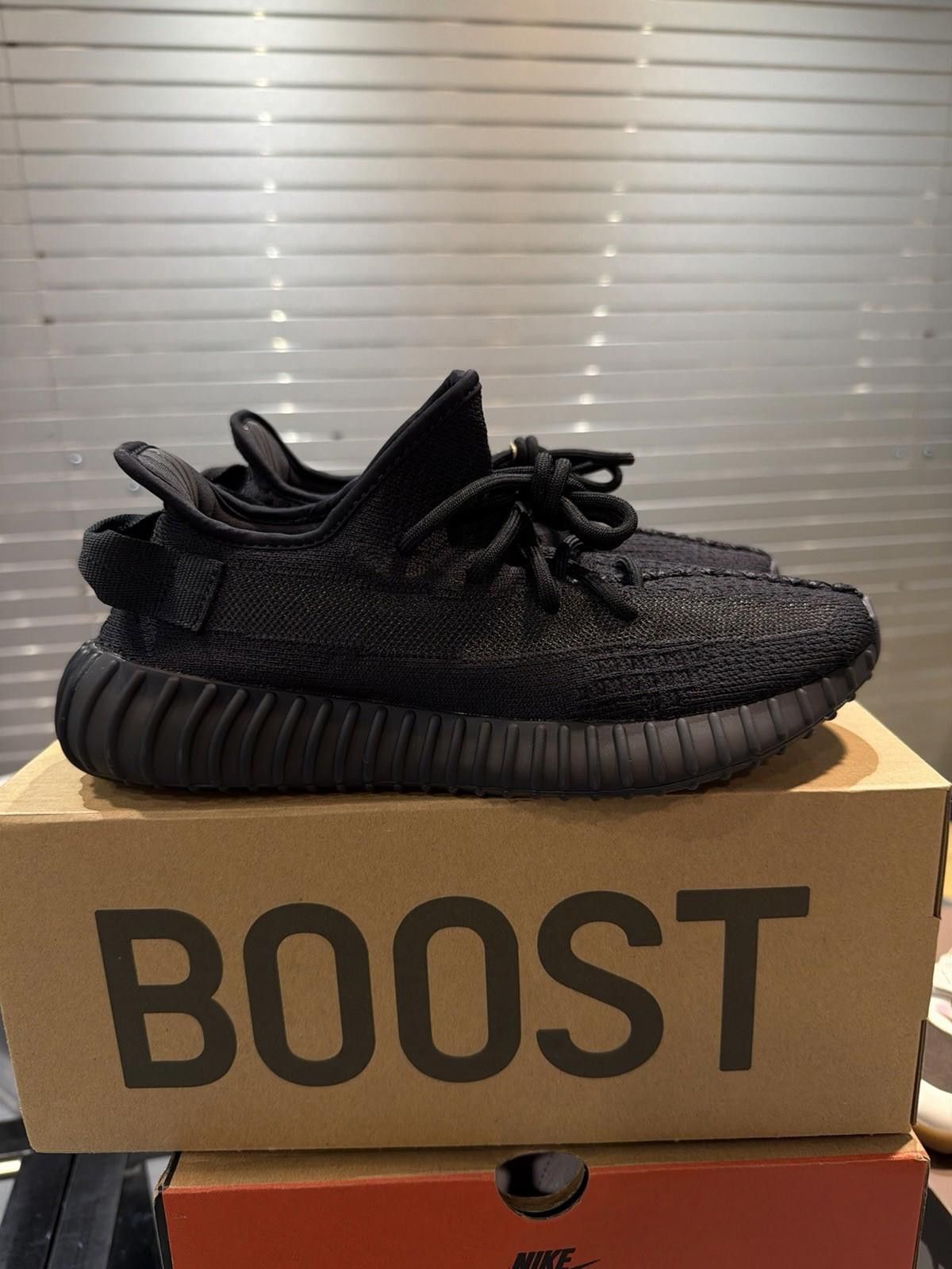 Adidas adidas Yeezy Boost 350 V2 'Onyx' HQ4540 Size 8.5 Men NEW Size US 8.5 / EU 41-42 - 1 Thumbnail