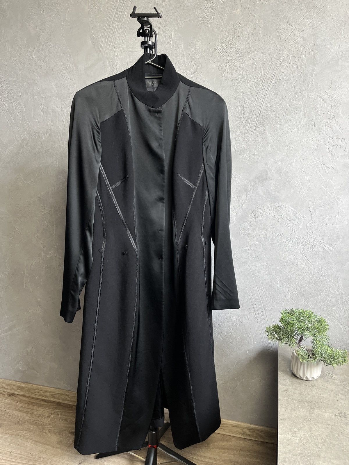 Donna Karan Donna Karan New York Archive Asymmetric Wool Coat Size L / US 10 / IT 46 - 1 Thumbnail