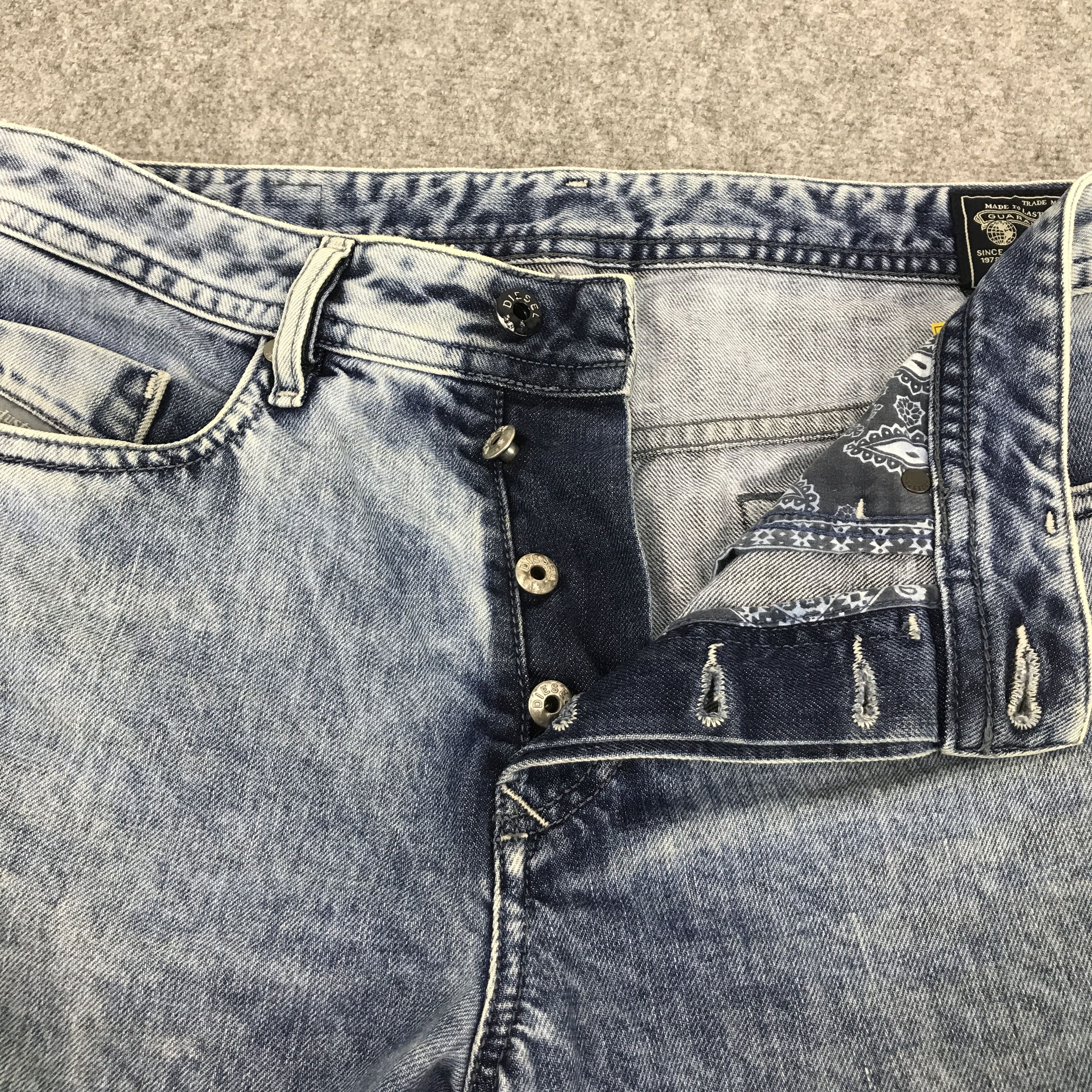 Diesel DIESEL INDUSTRY GUARANTEED DENIM JEANS SHORTS Size US 30 / EU 46 - 7 Thumbnail