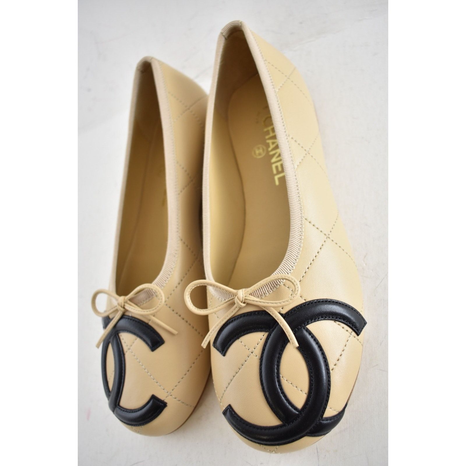 Chanel Chanel Coco Beach Beige Black CC XL Logo Ballet Flat 36.5 Size US 5.5 / IT 35.5 - 19 Thumbnail