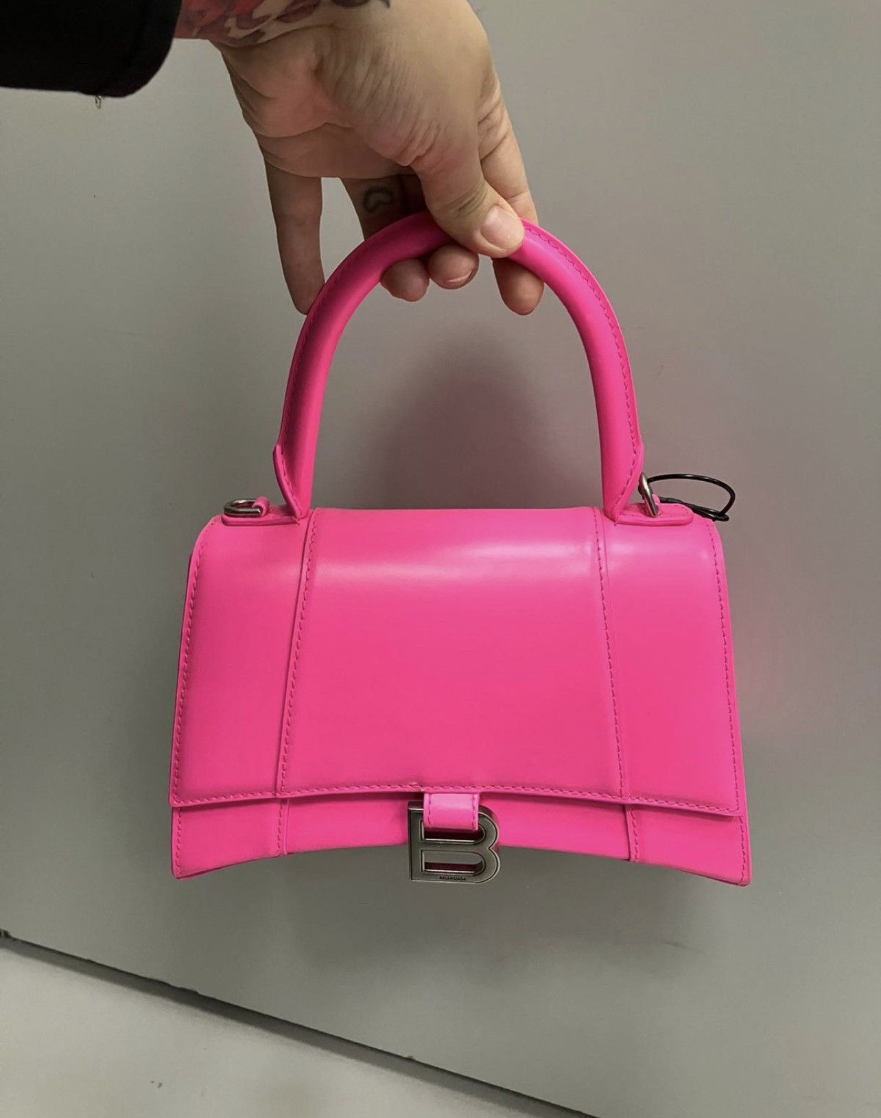 Balenciaga 🔥$2.8K VALUE🔥Balenciaga Hourglass Leather Top Handle Bag Size ONE SIZE - 1 Preview