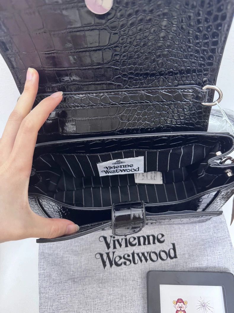 Vivienne Westwood Vivienne Westwood size os Black Crocodile Pattern Shoulder Size ONE SIZE - 7 Thumbnail
