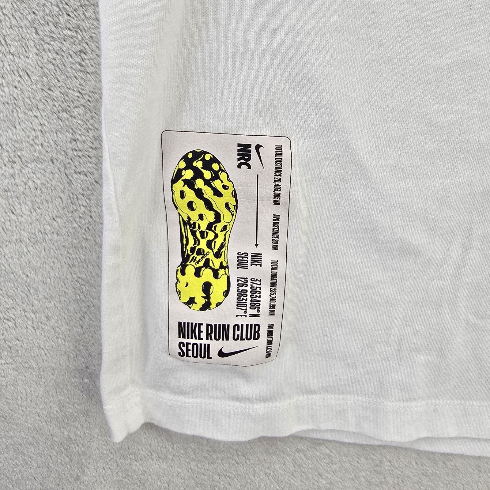 Nike Nike Seoul Run Club Shirt Mens XL White NRC Center Swoosh Size US XL / EU 56 / 4 - 4 Thumbnail