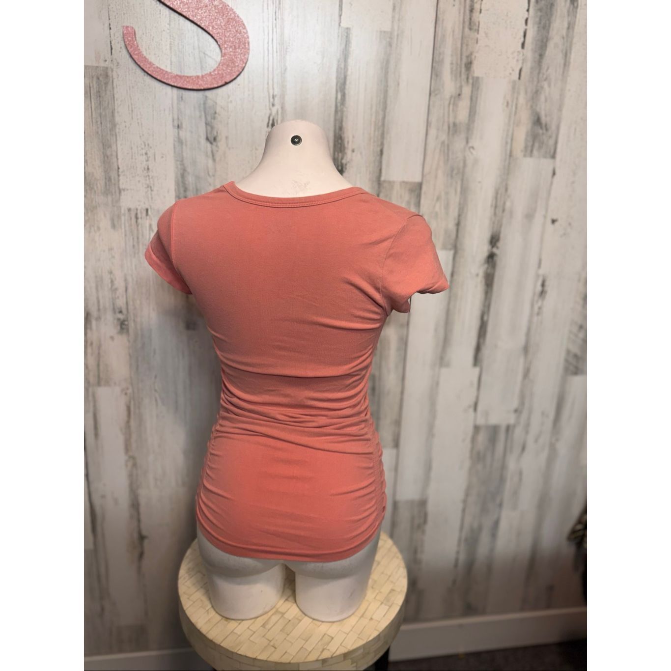 Athleta Athleta Ruched Side Fitted Tee Shirt Women’s Small Coral Stretch Top Size S / US 4 / IT 40 - 5 Thumbnail