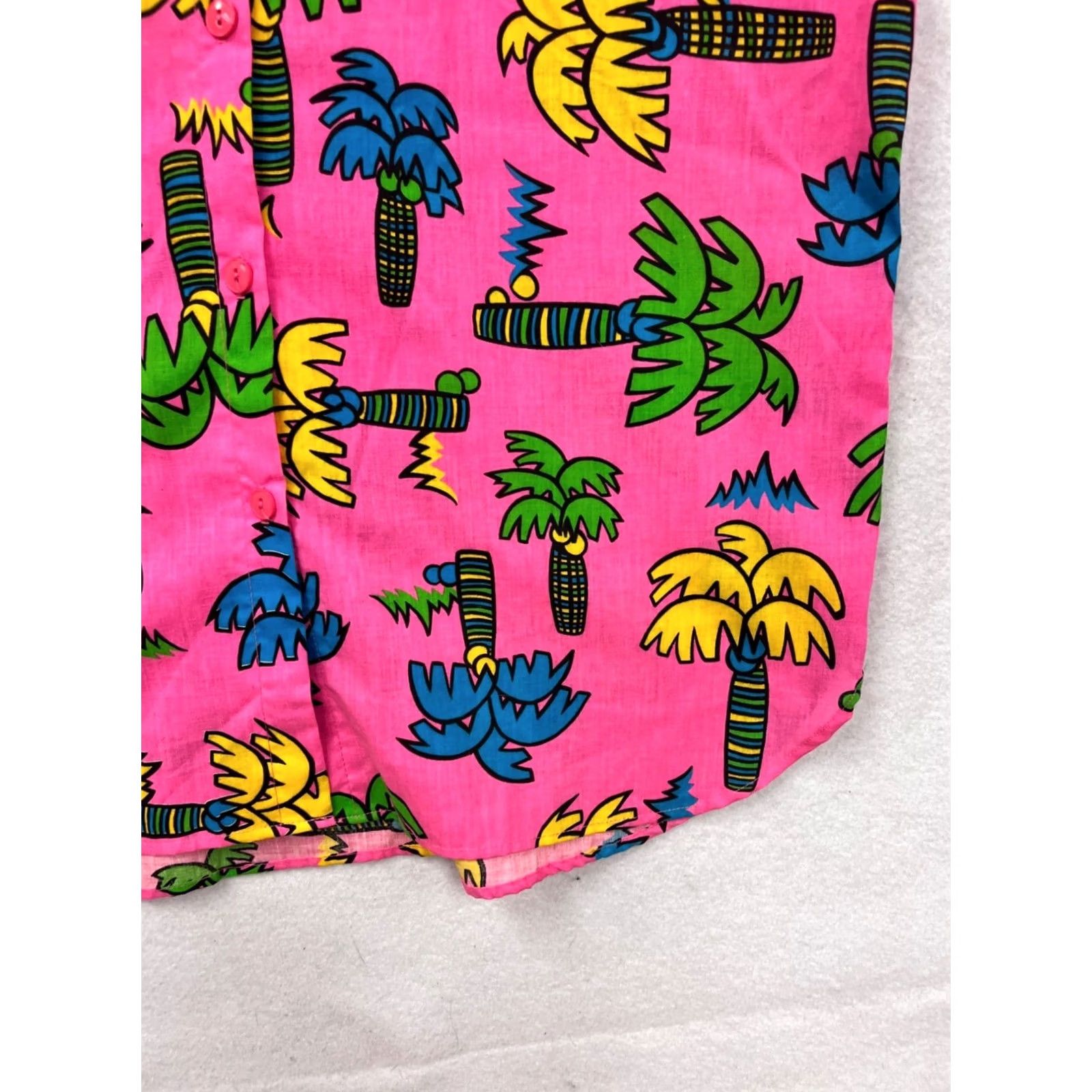 Vintage VINTAGE Avon Fashions Palm Tree Print Button-Up Shirt M Pink Unisex Adults Short Sleeve Size US M / EU 48-50 / 2 - 7 Thumbnail