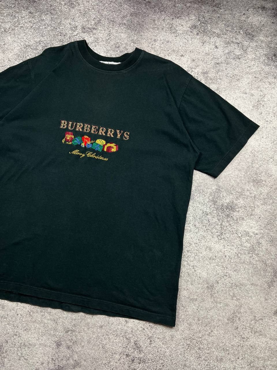 Burberry RARE 90s Burberrys Of London Merry Christmas Logo T-shirt Size US L / EU 52-54 / 3 - 3 Thumbnail
