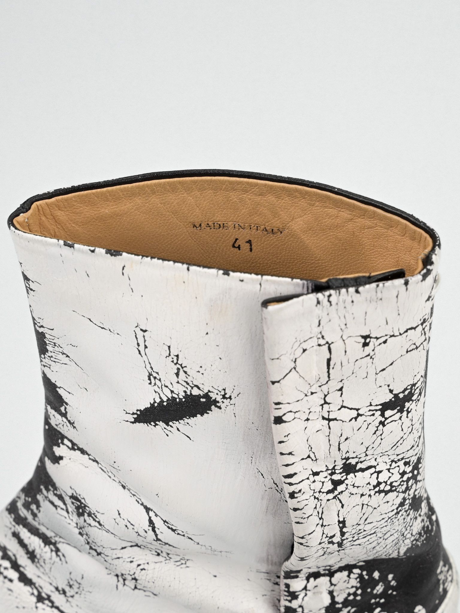 Maison Margiela Painted Tabi Boots Size US 8 / EU 41 - 13 Thumbnail