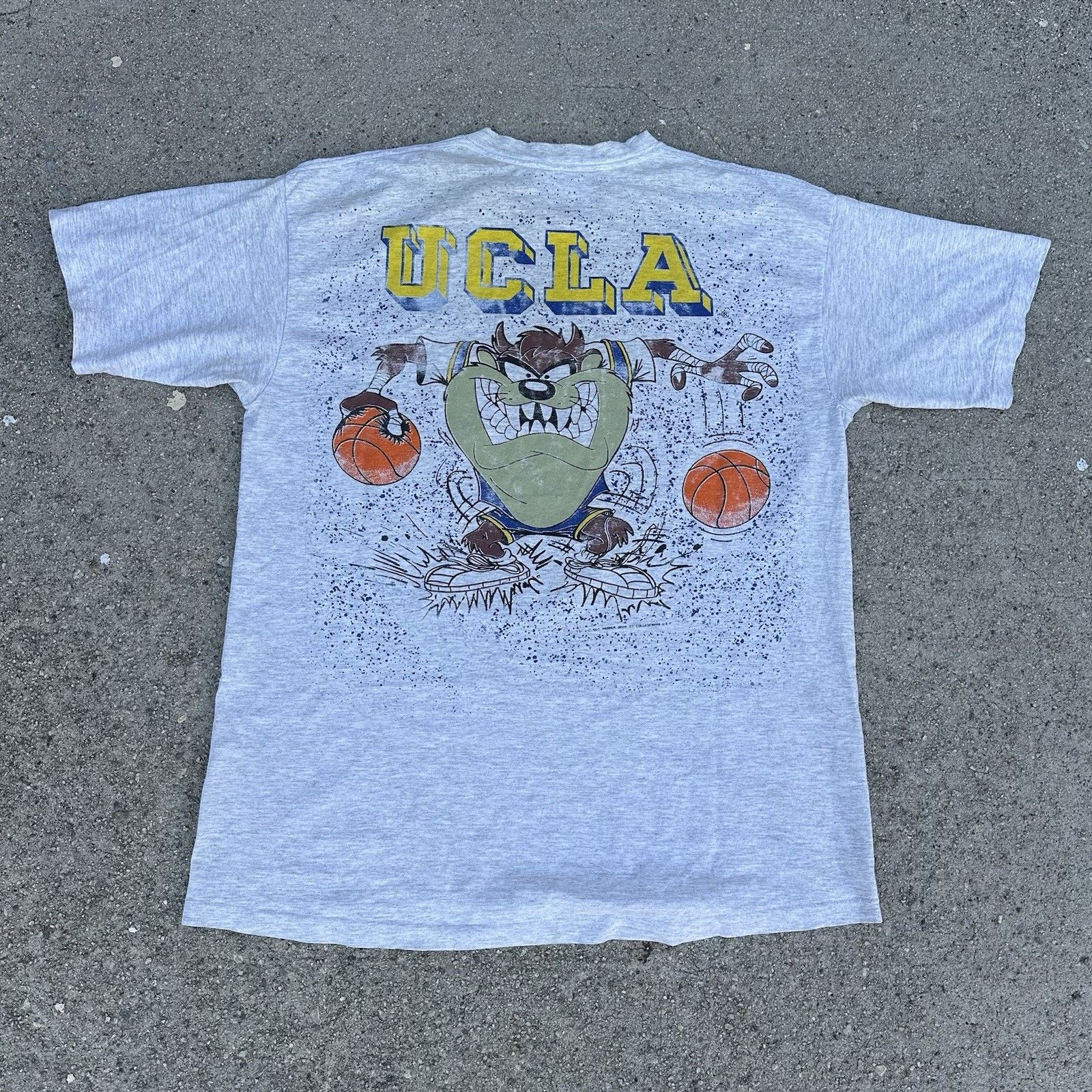 NCAA × Vintage Vintage 1993 Warner Bros UCLA Bruins Taz Basketball T-Shirt Size US XL / EU 56 / 4 - 4 Thumbnail