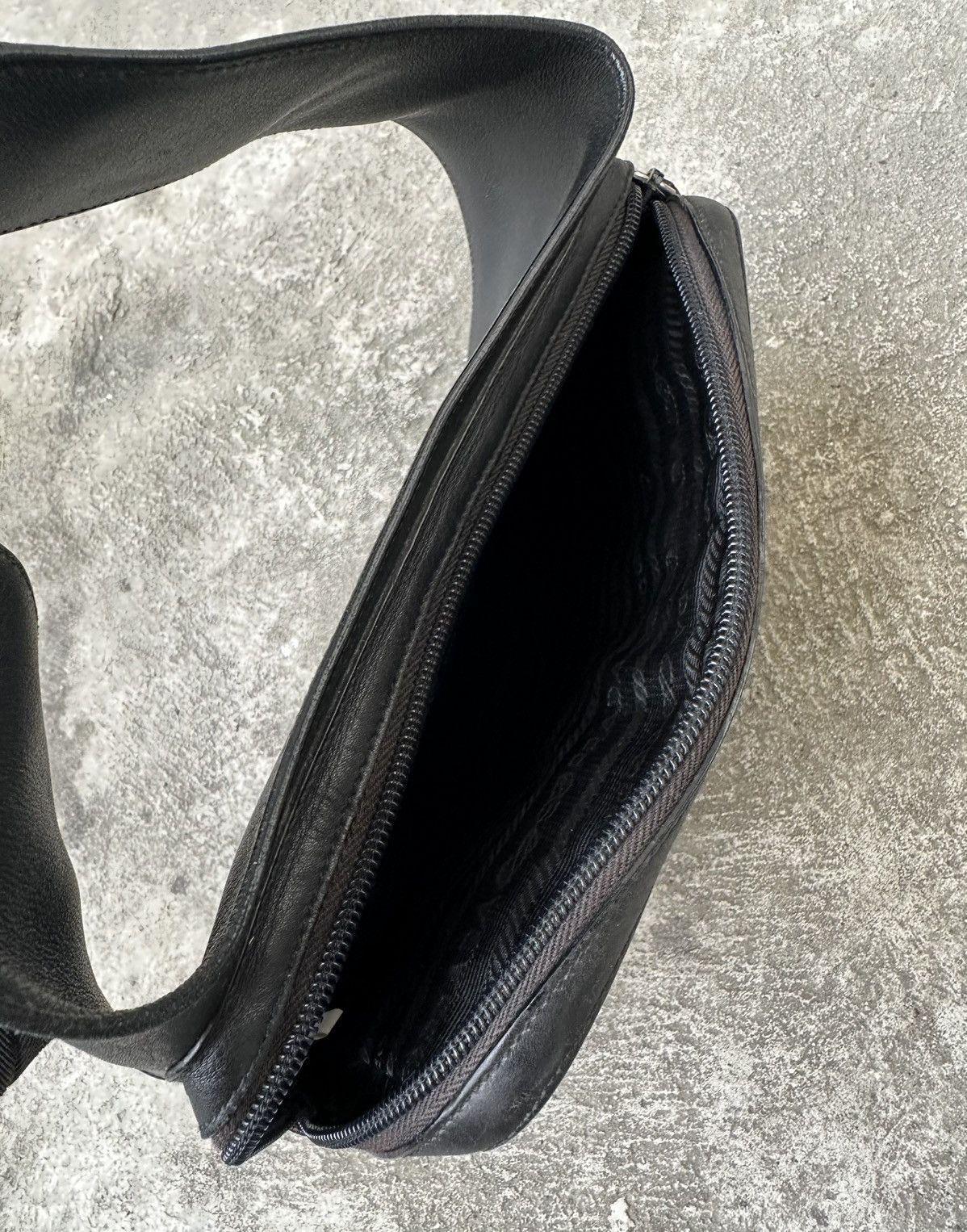 Prada Prada - Archive S/S1999 Holster Crossbody Leather Bag Black Size ONE SIZE - 13 Thumbnail