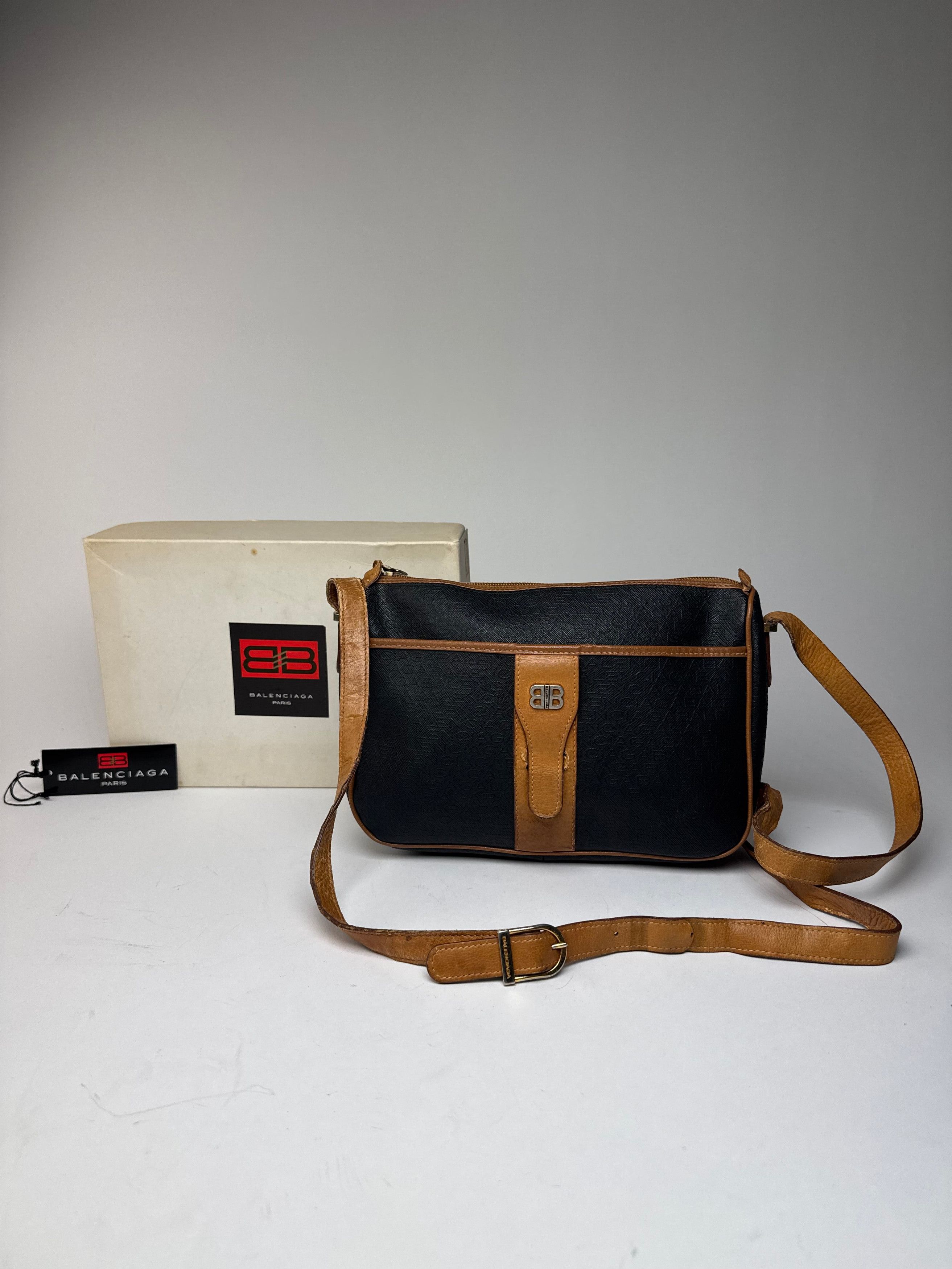 Balenciaga Vintage B Monogram Leather Shoulder Bag Black Brown Size ONE SIZE - 1 Thumbnail