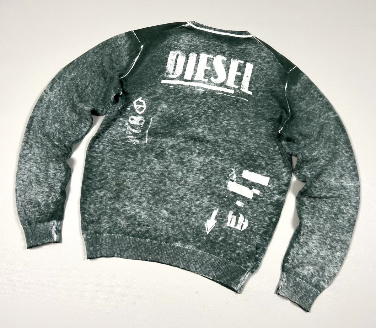 Diesel Rare Vintage Diesel Logo Cotton Casual Sweatshirt Size L Size US L / EU 52-54 / 3 - 1 Thumbnail