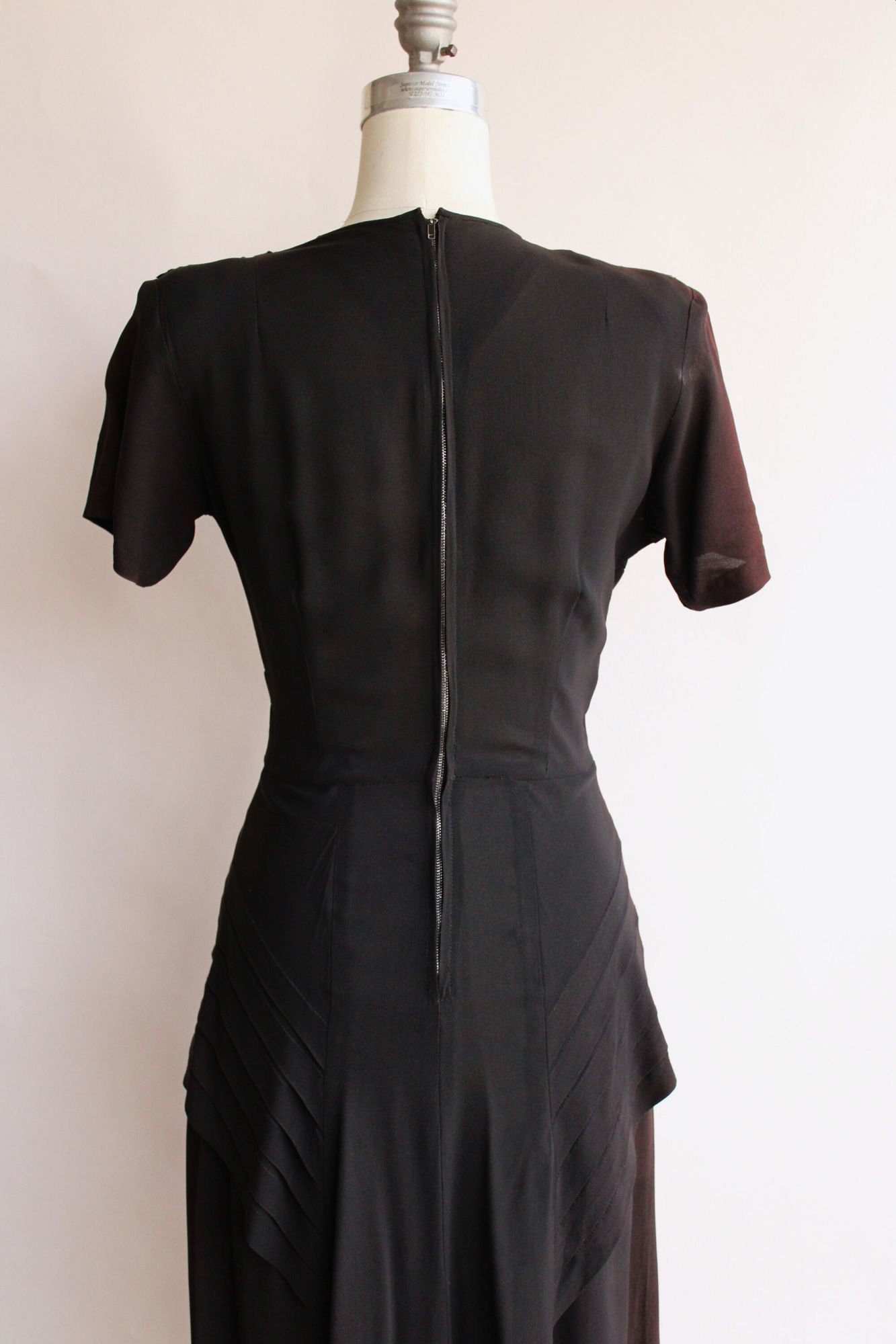 Vintage Vintage 1940s Dress, Black Rayon Dress With Soutache Trim, P Size M / US 6-8 / IT 42-44 - 6 Thumbnail