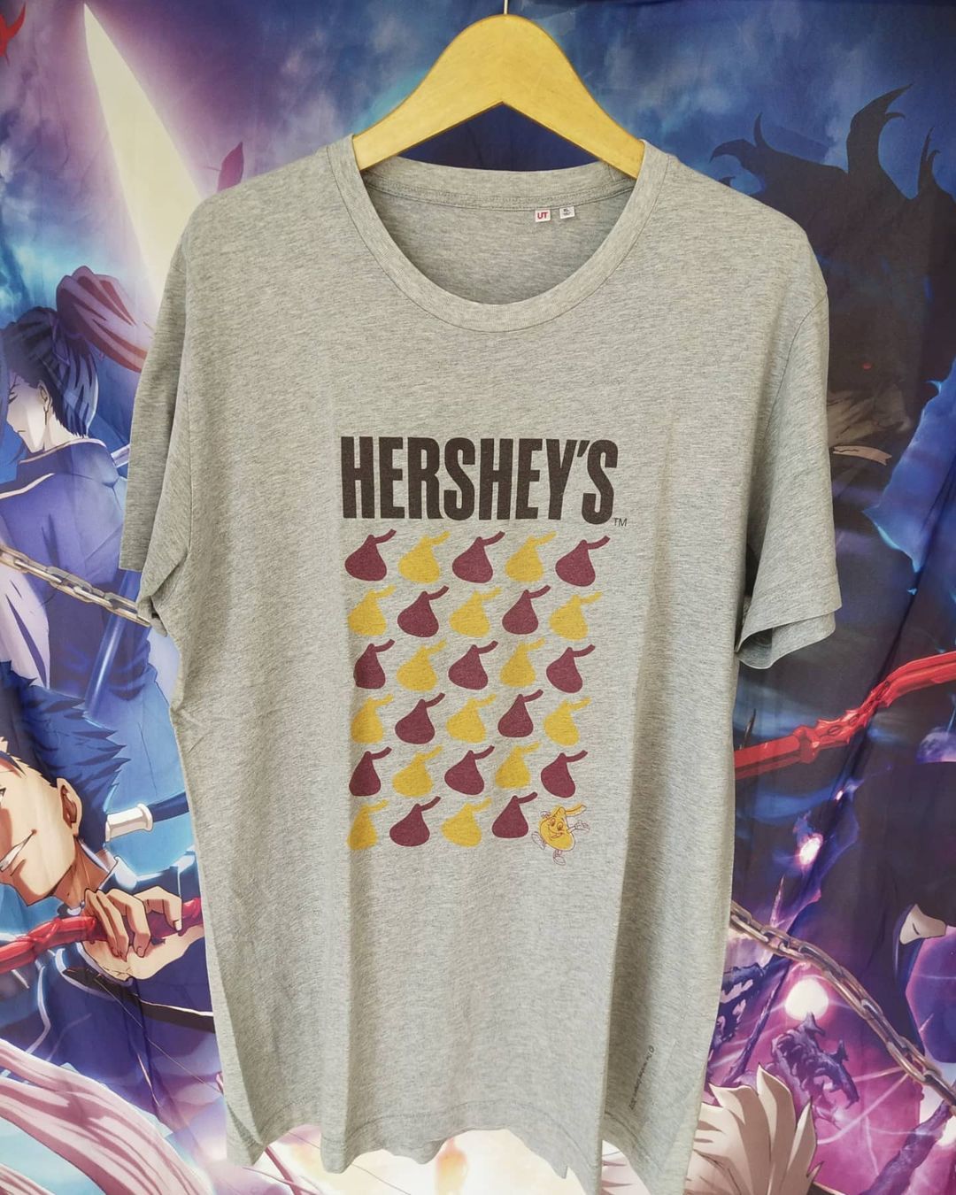 Japanese Brand × Uniqlo Uniqlo x Hershey's Chocolate Tees Size US XL / EU 56 / 4 - 1 Thumbnail