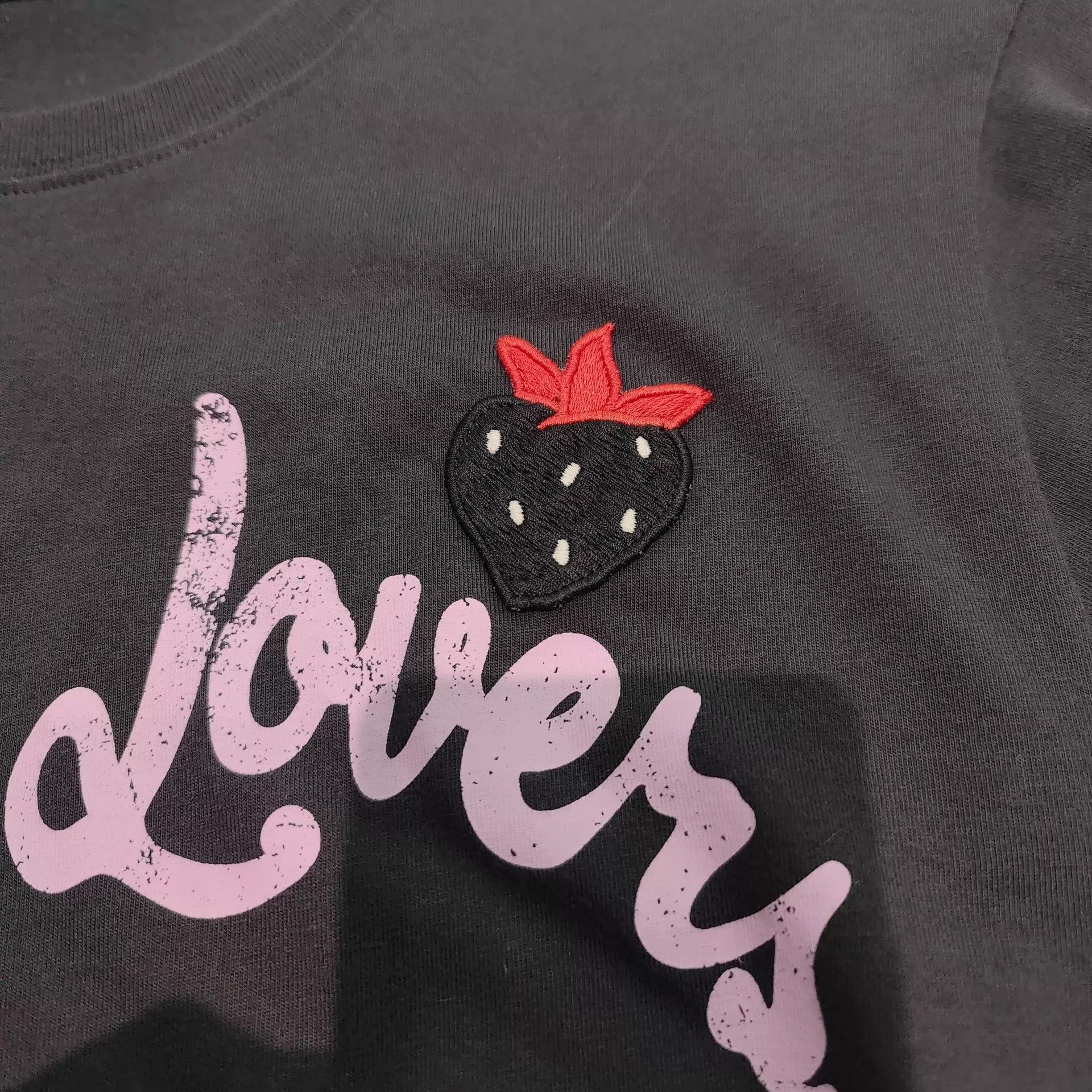 Gucci Gucci Strawberry Embroidery Black & Gray SS Tee XS Size XS / US 0-2 / IT 36-38 - 3 Thumbnail