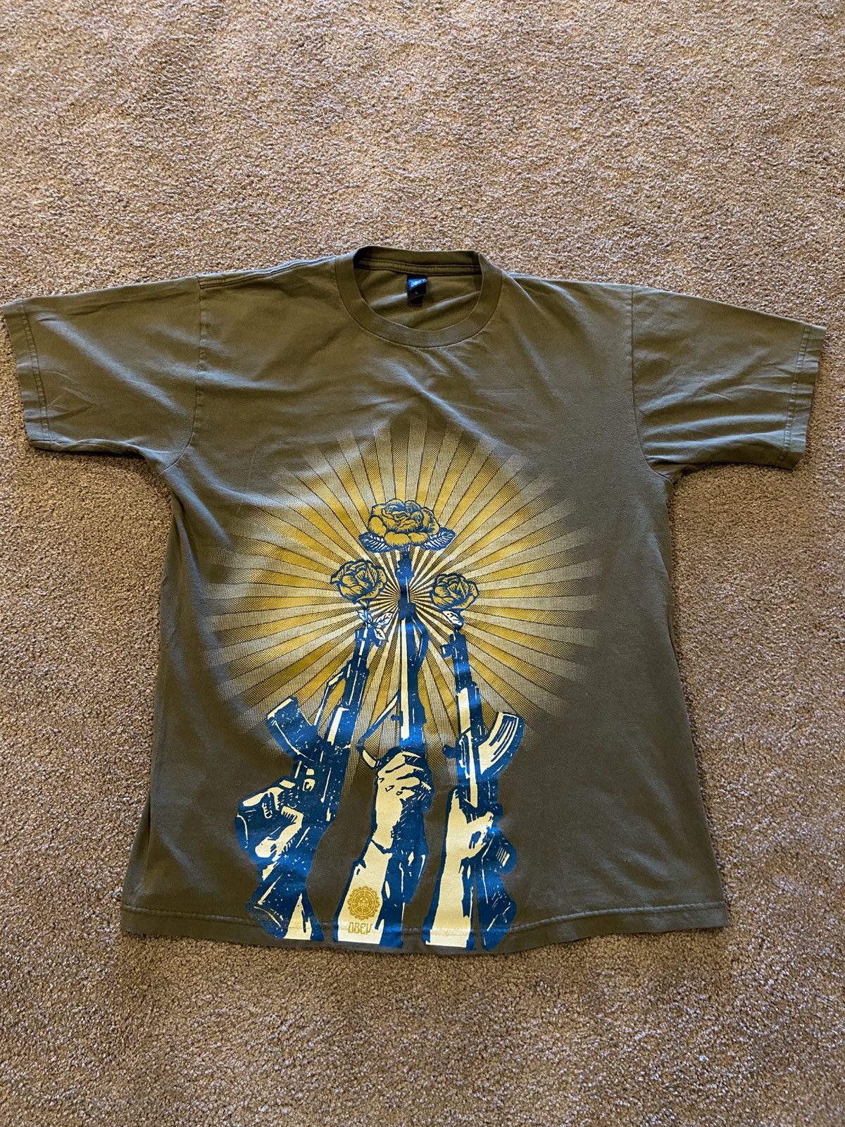 Obey Obey Agitprop Ak47 Guns T shirt Size US L / EU 52-54 / 3 - 1 Thumbnail