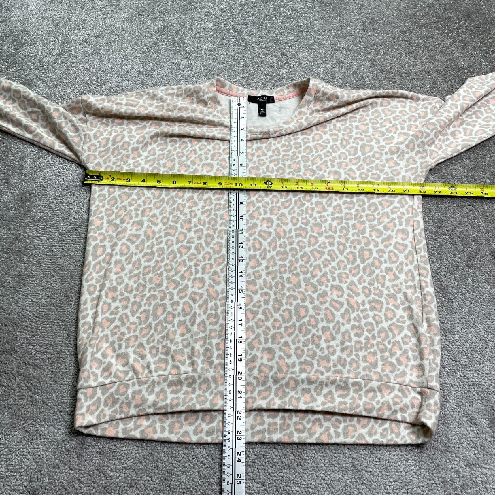 Bloomingdale's Aqua Bloomingdale's Sweatshirt Womens M Multicolor Leopard Print Casual Pullover Crew Neck Lightweight Fleece Breathable Regular No N/A Size M / US 6-8 / IT 42-44 - 6 Thumbnail