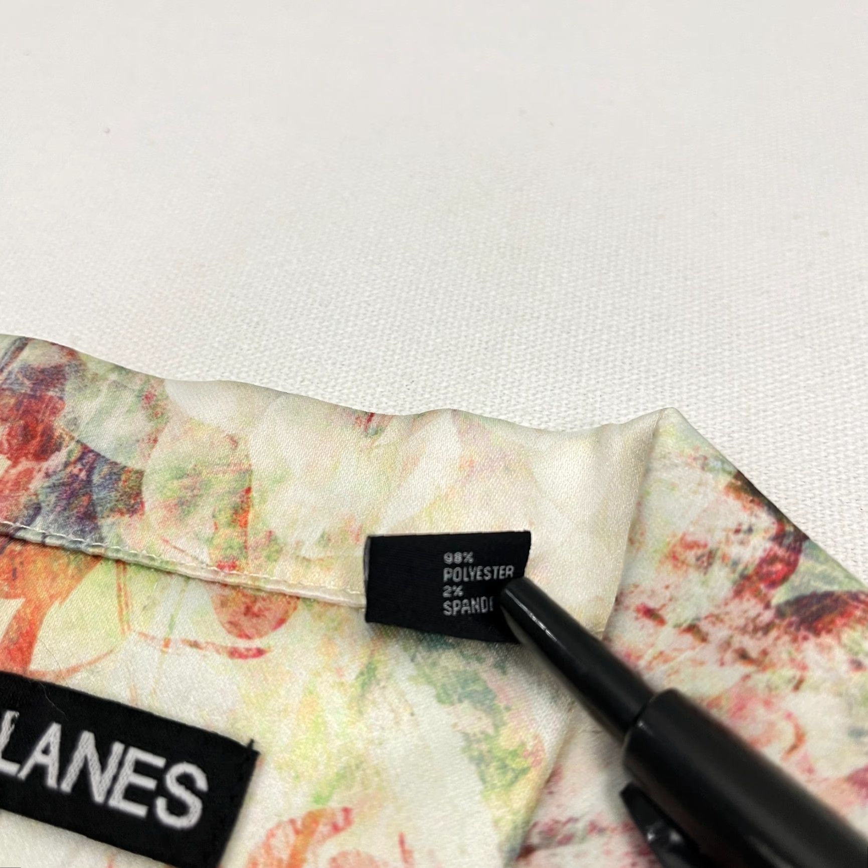 Vintage Paper Planes Wallpaper Shirt Mens XL White Floral Resort Clubbing Camp Button Up Size US XL / EU 56 / 4 - 6 Thumbnail