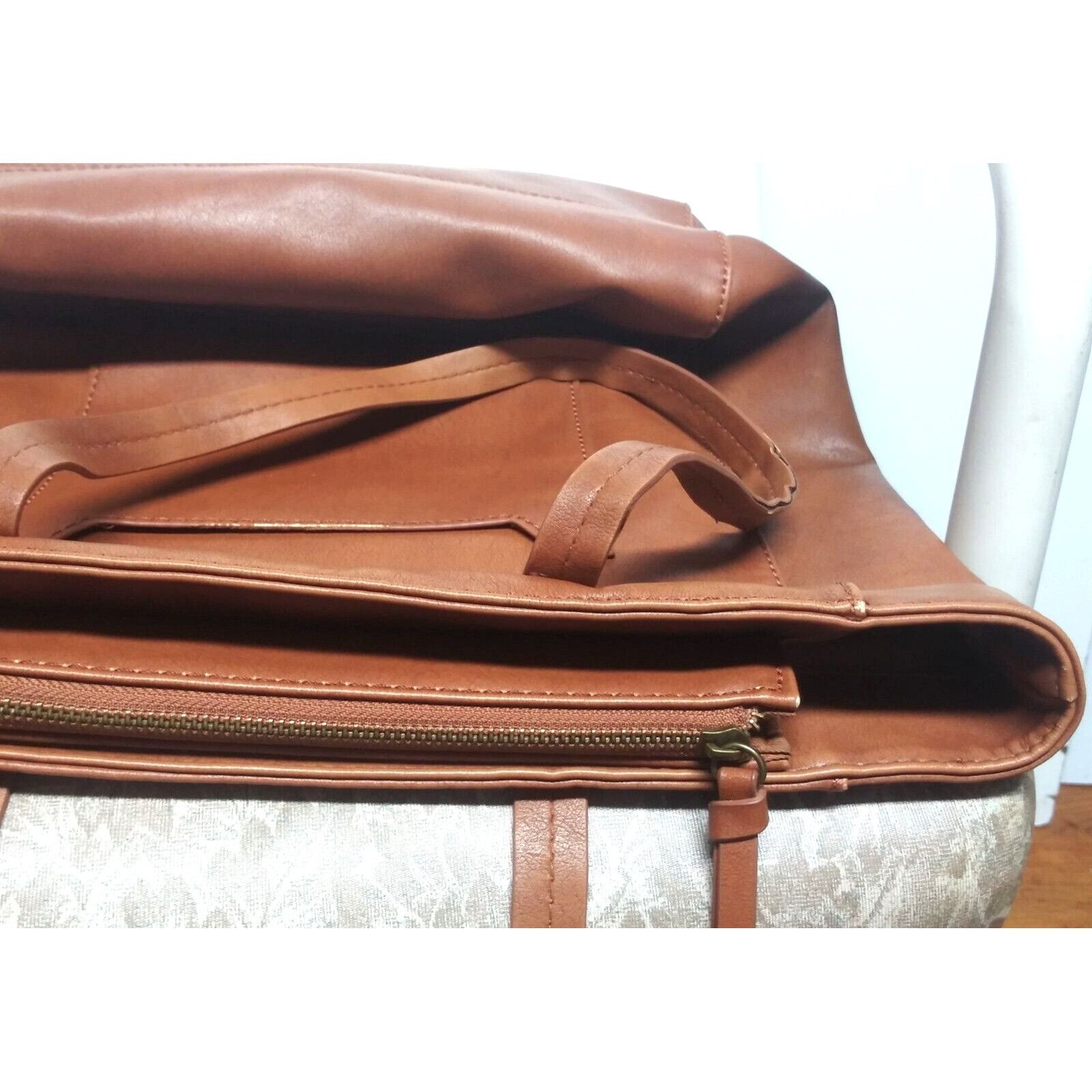 Designer Universal Thread Women's Shoulder Bag Tote Bag Purse brown v Size ONE SIZE - 6 Thumbnail