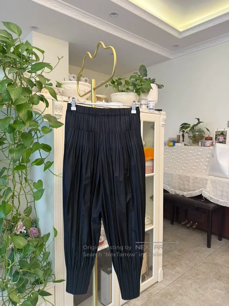 Issey Miyake Issey Miyake Black Classic Puff Ruffled Pants Size 25" / US 0 / IT 36 - 3 Thumbnail