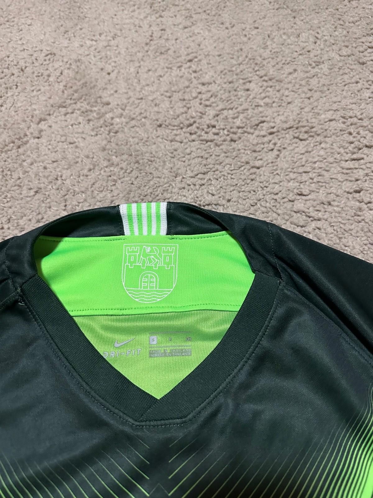 Nike VFL WOLFSBURG 2019/20 Home Football Shirt Soccer Jersey Nike Size US S / EU 44-46 / 1 - 5 Thumbnail