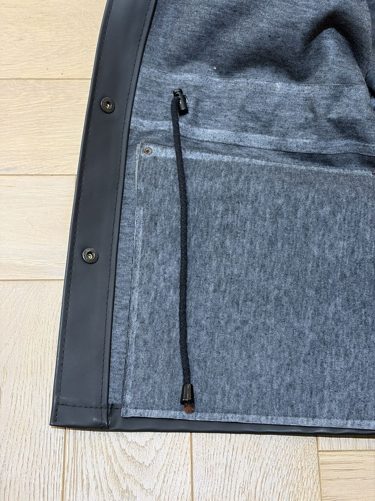 Stutterheim Bergshamra Rain Slicker Jacket in Black, Men's — image 6 of 6
