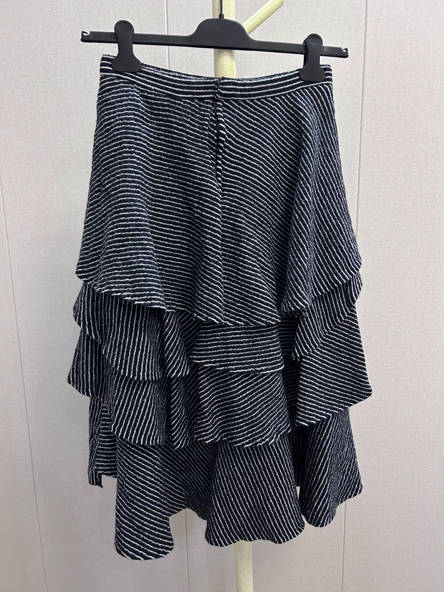 Comme des Garcons Comme des Garçons Wool Midi Skirt Size 27" / US 4 / IT 40 - 1 Thumbnail