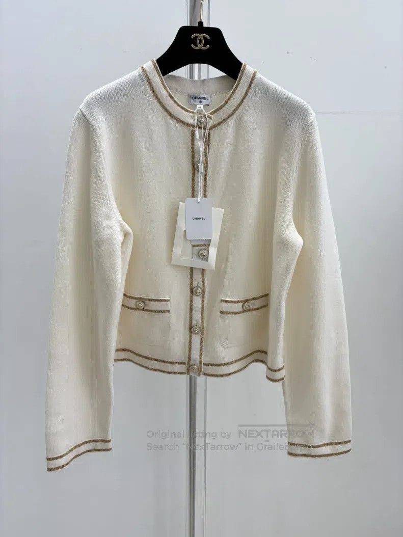 Chanel Chanel White gold-edged double-pocket cardigan coat Size M / US 6-8 / IT 42-44 - 1 Thumbnail