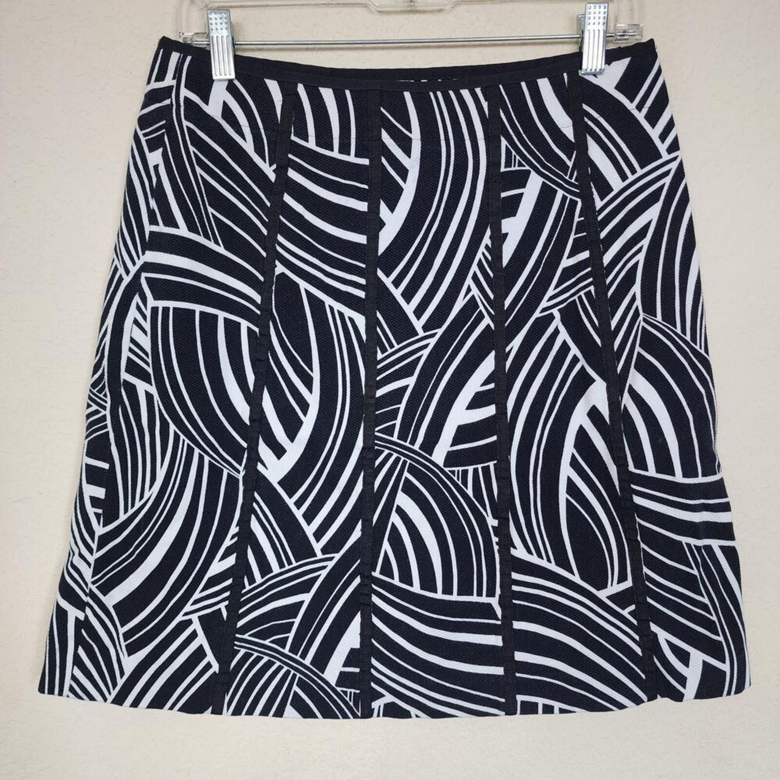 Other Black & White Size 8 Midi Skirt Size 30" / US 8 / IT 44 - 1 Thumbnail