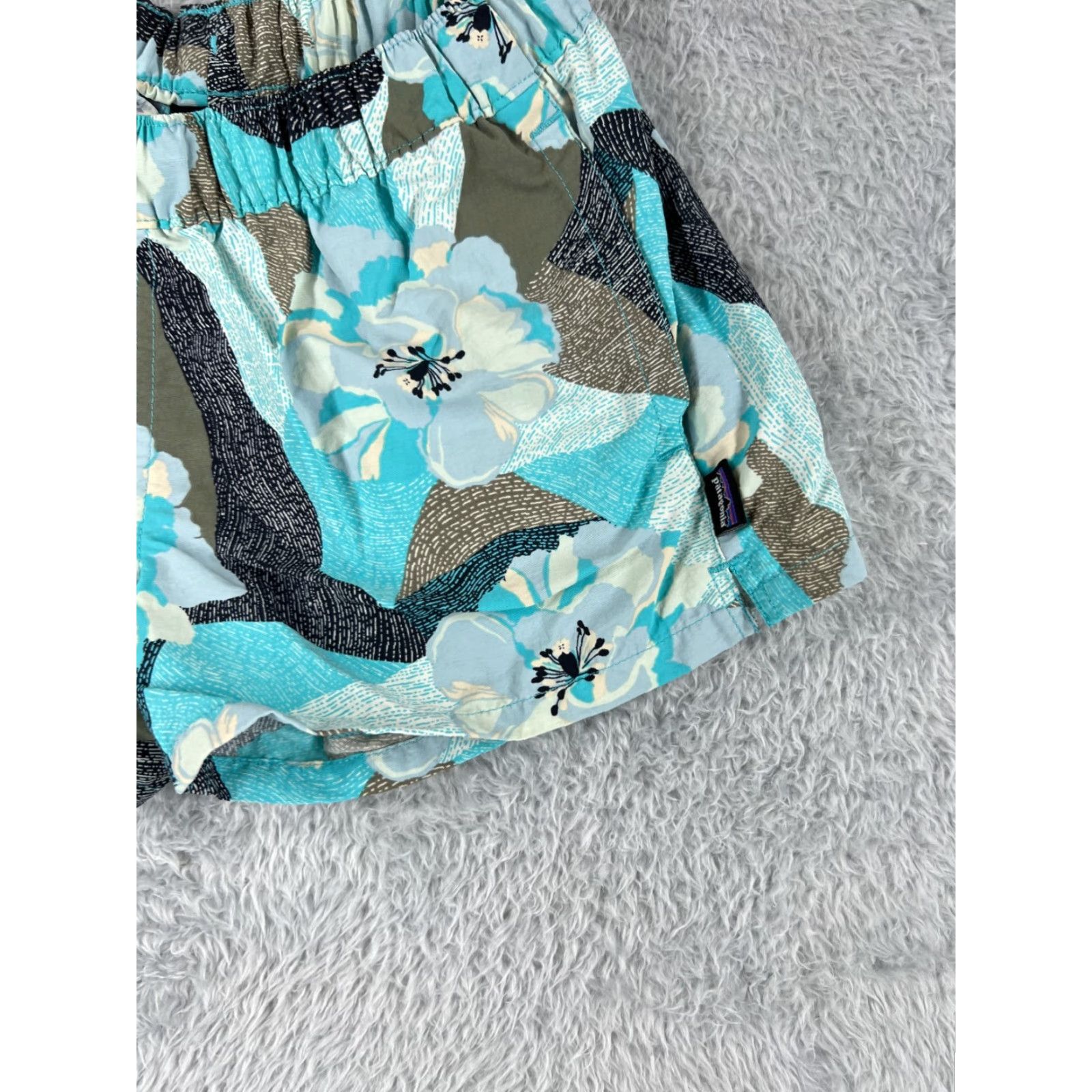 Patagonia Patagonia Shorts Women XS Teal Green Floral Hibiscus Baggies Gym Run Activewear Casual Travel Workwear Pockets Logo Front Flat Front Size 26" / US 2 / IT 38 - 2 Thumbnail