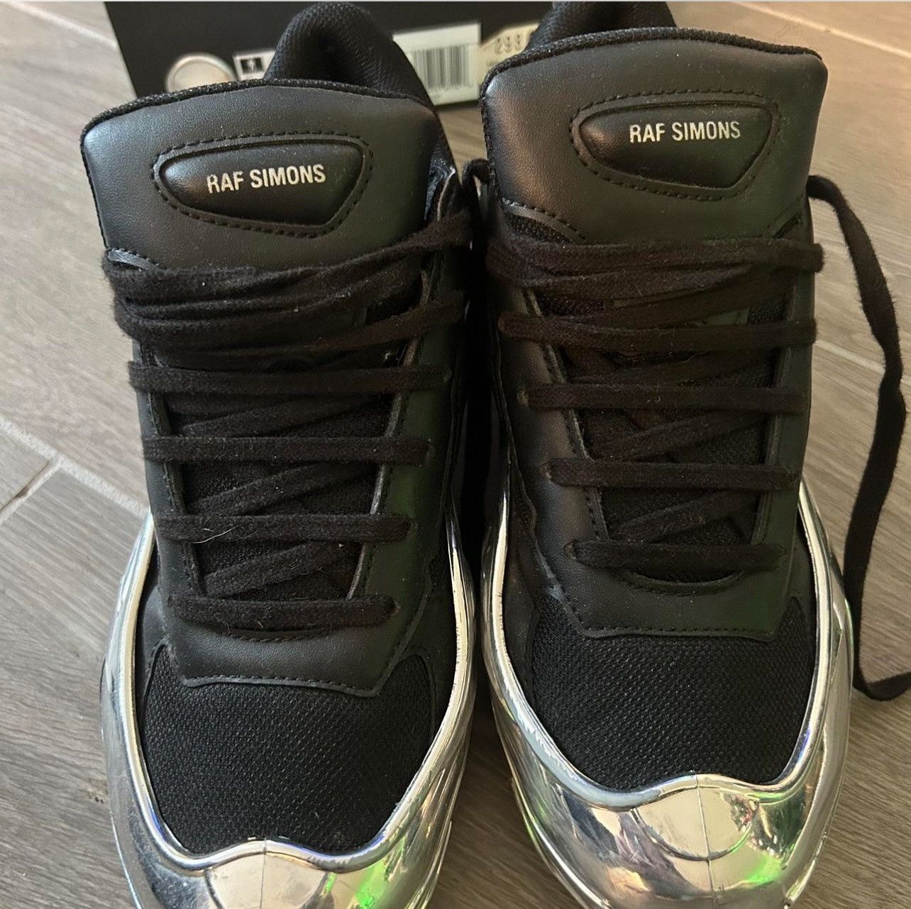 Raf Simons raf simons ozweego chrome Size US 7 / EU 40 - 4 Thumbnail