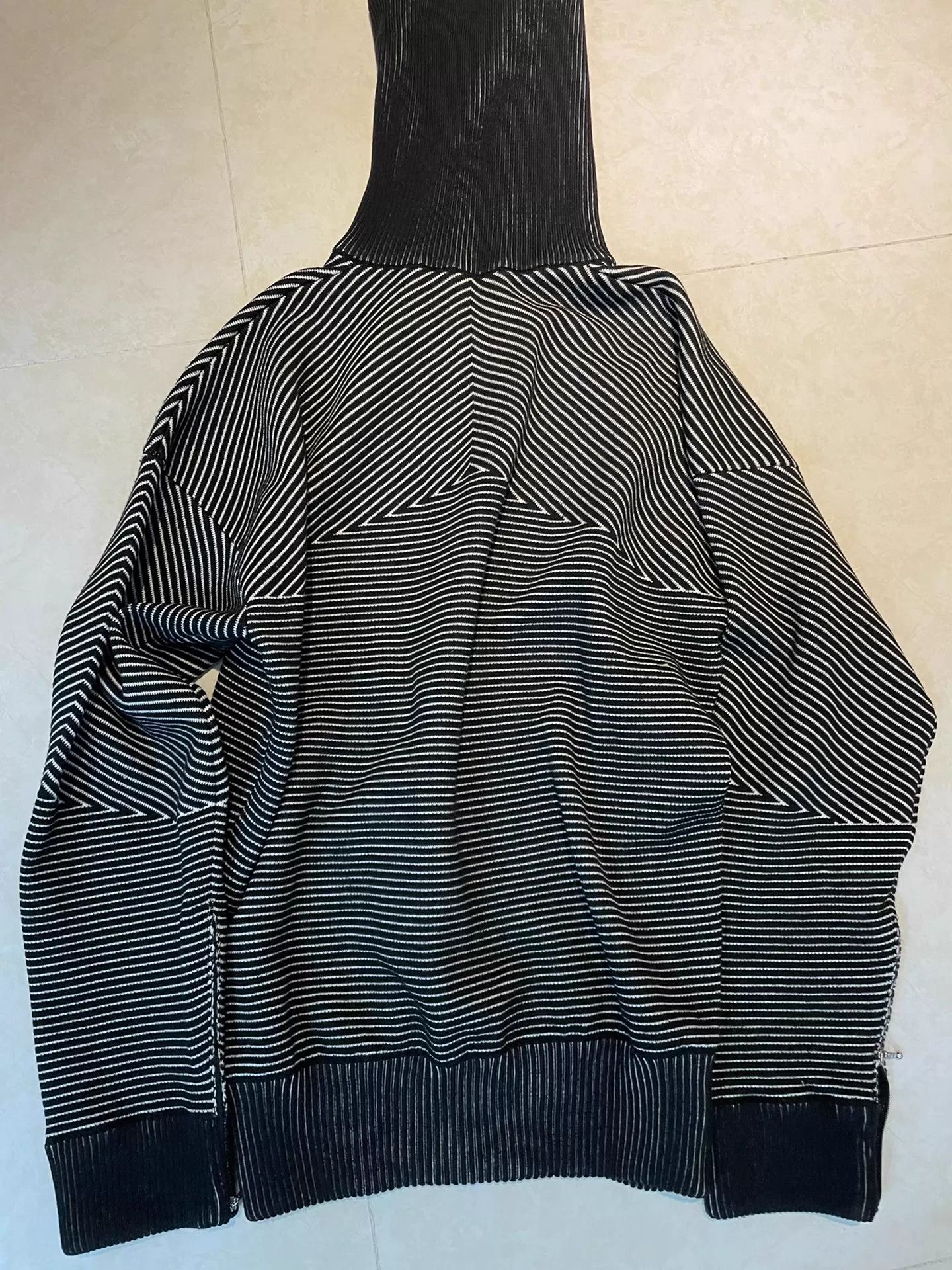Balenciaga Balenciaga 17aw Men H.Neck Striped Knit Top XS GD Size US XS / EU 42 / 0 - 2 Thumbnail