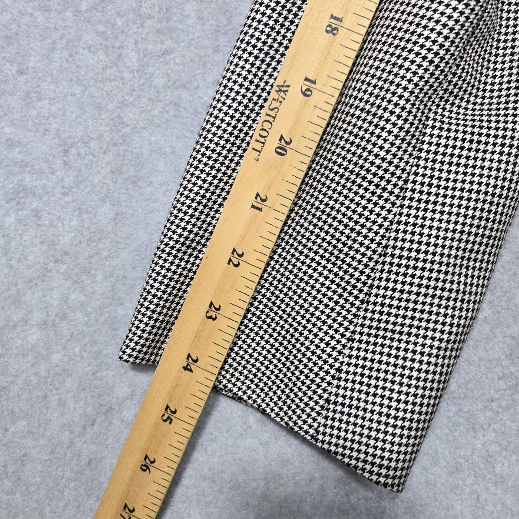 Vintage Paul Betenly Blazer Mens 42R Black White Houndstooth Wool Silk Sport Coat Jacket Blazer Mens 42R Black White Houndstooth Wool Silk Sport Coat Jacket Size 42R - 6 Thumbnail